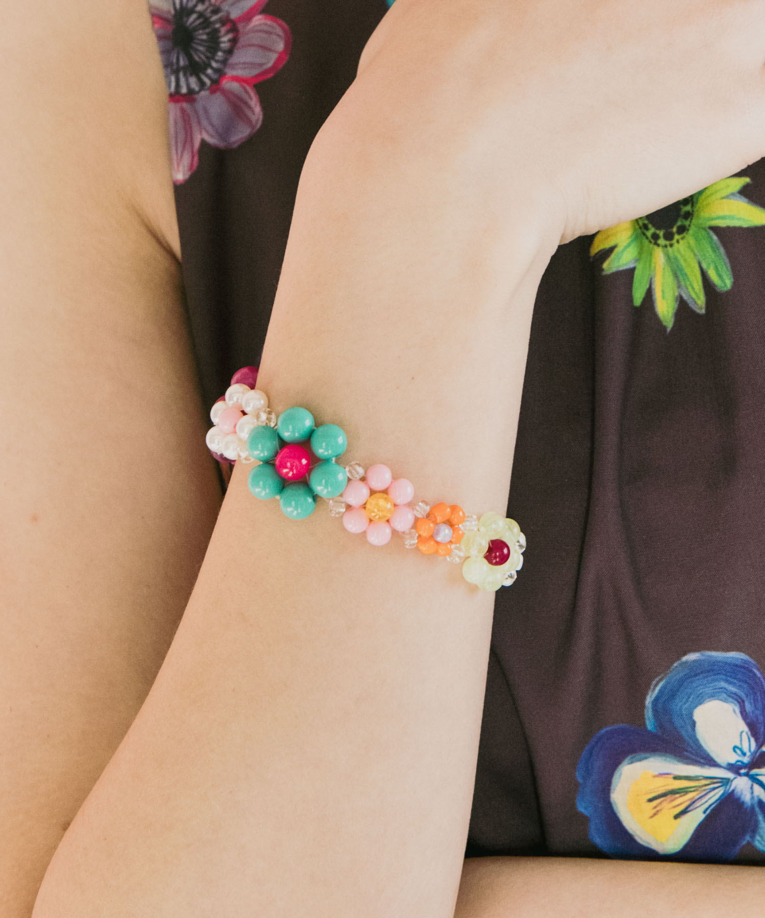 フラワービーズブレスレット