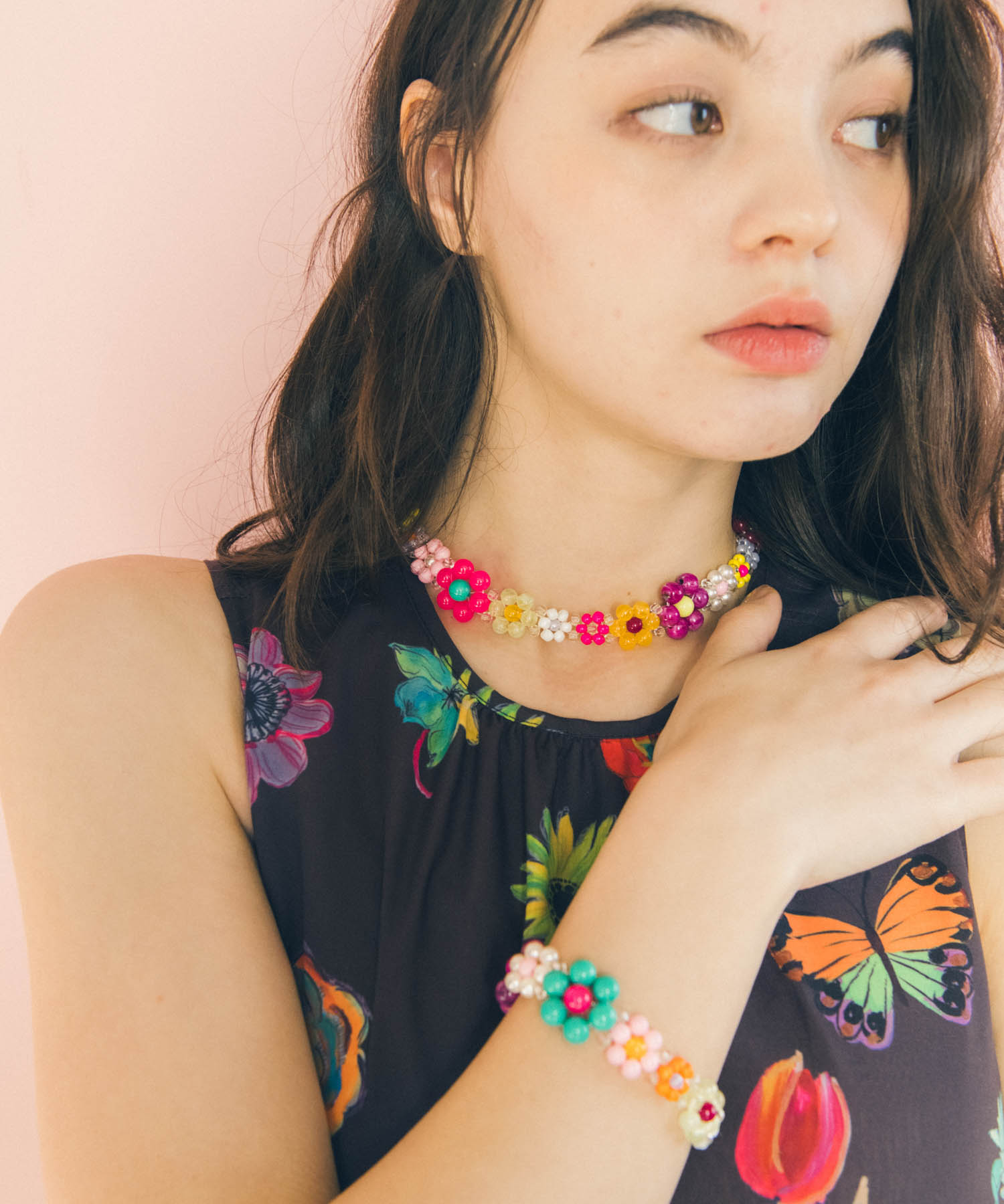 フラワービーズブレスレット