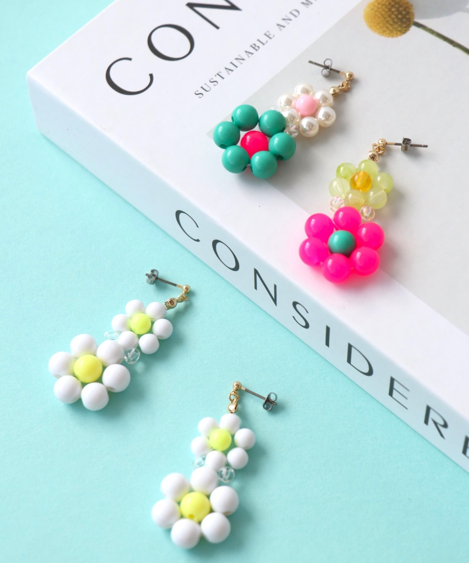 フラワービーズピアス