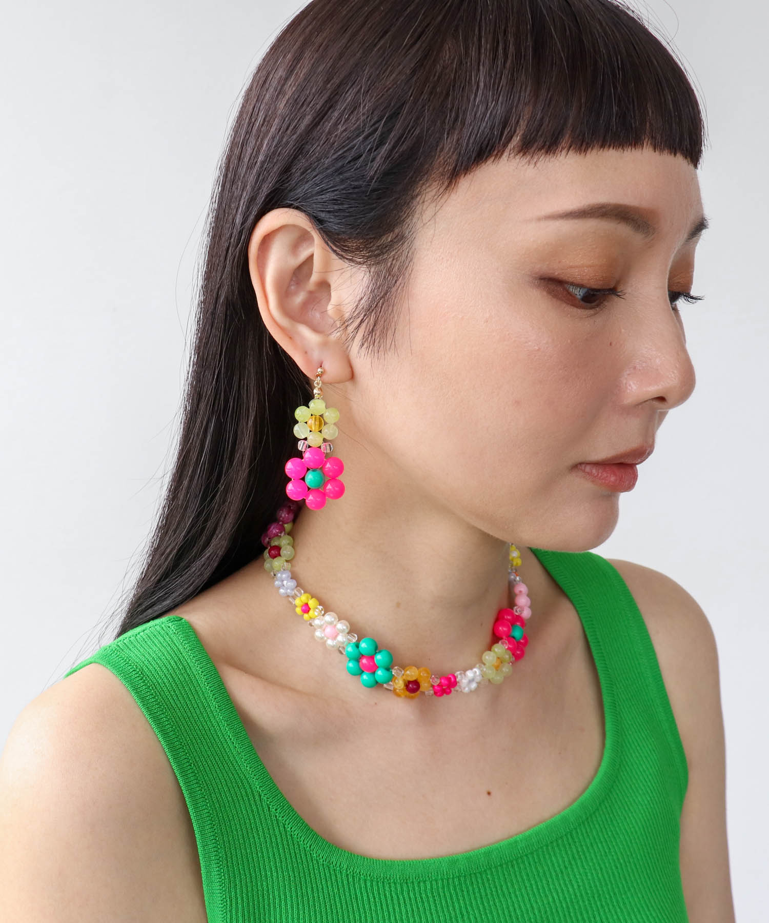 フラワービーズピアス