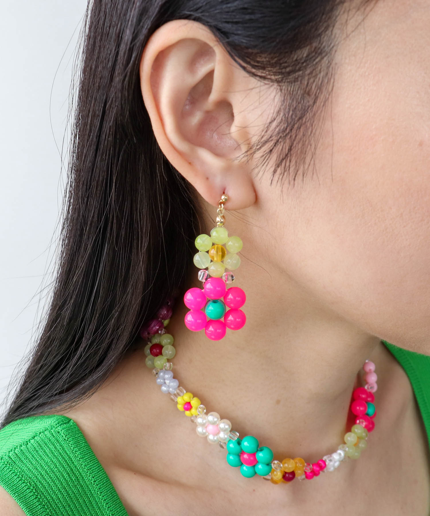 フラワービーズピアス