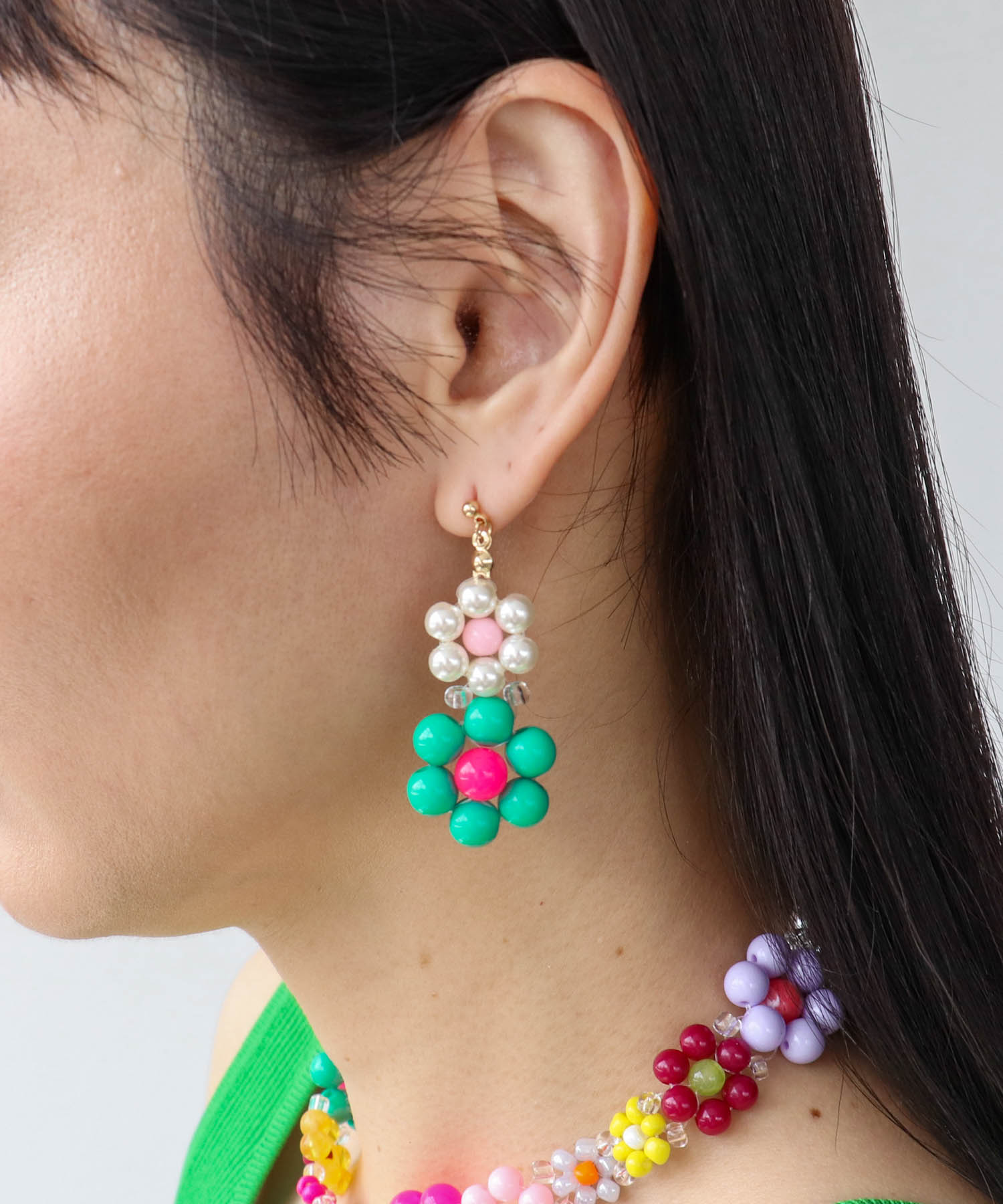 フラワービーズピアス