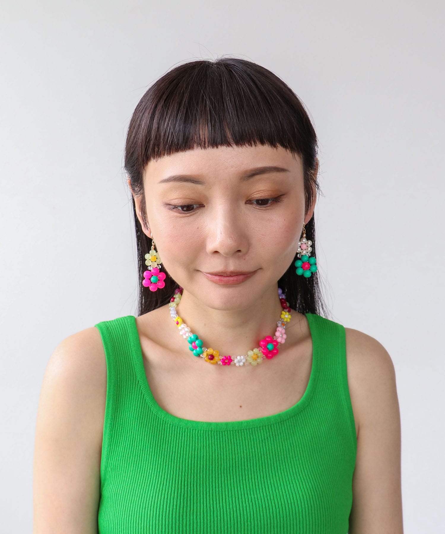 フラワービーズピアス