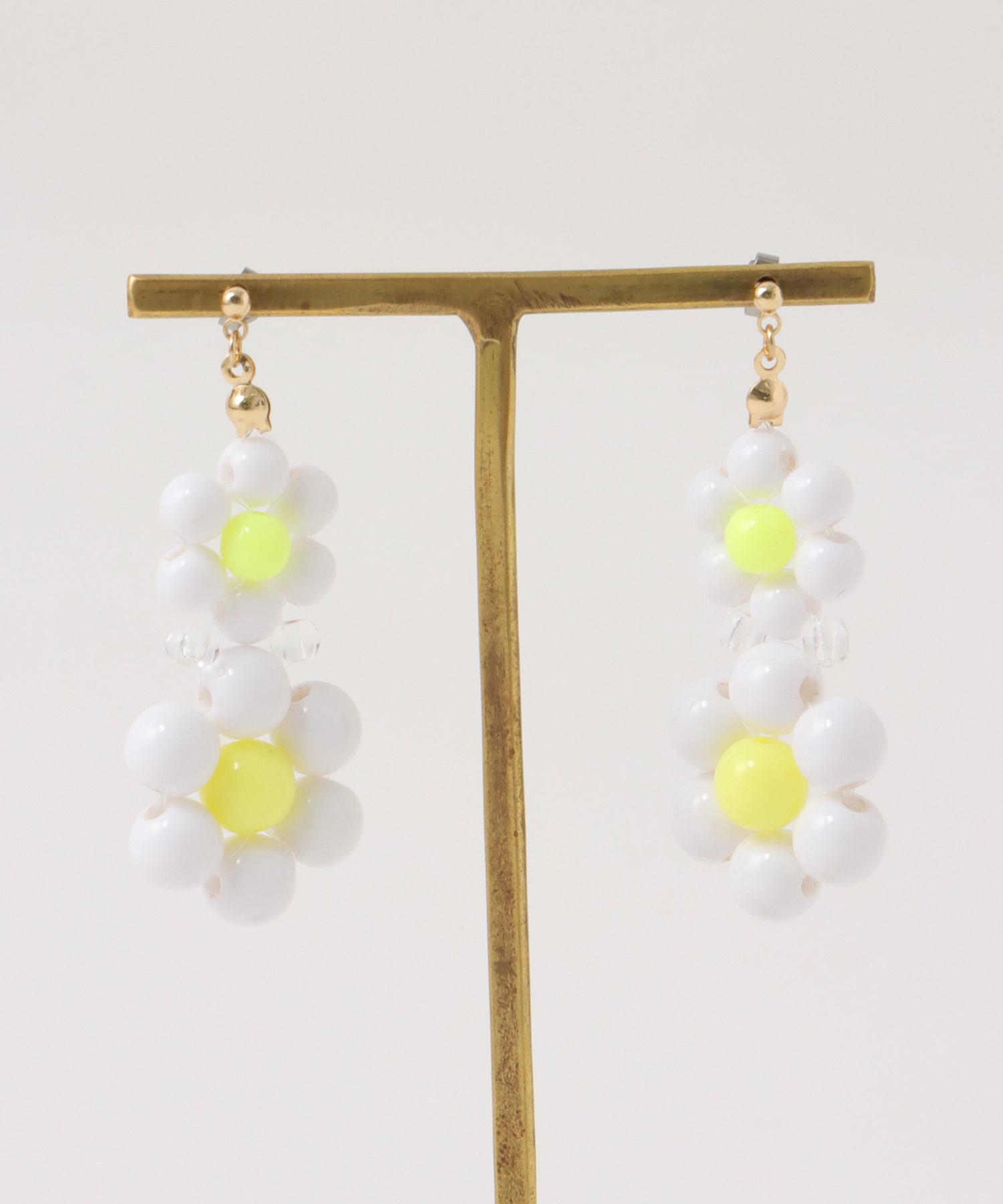 フラワービーズピアス