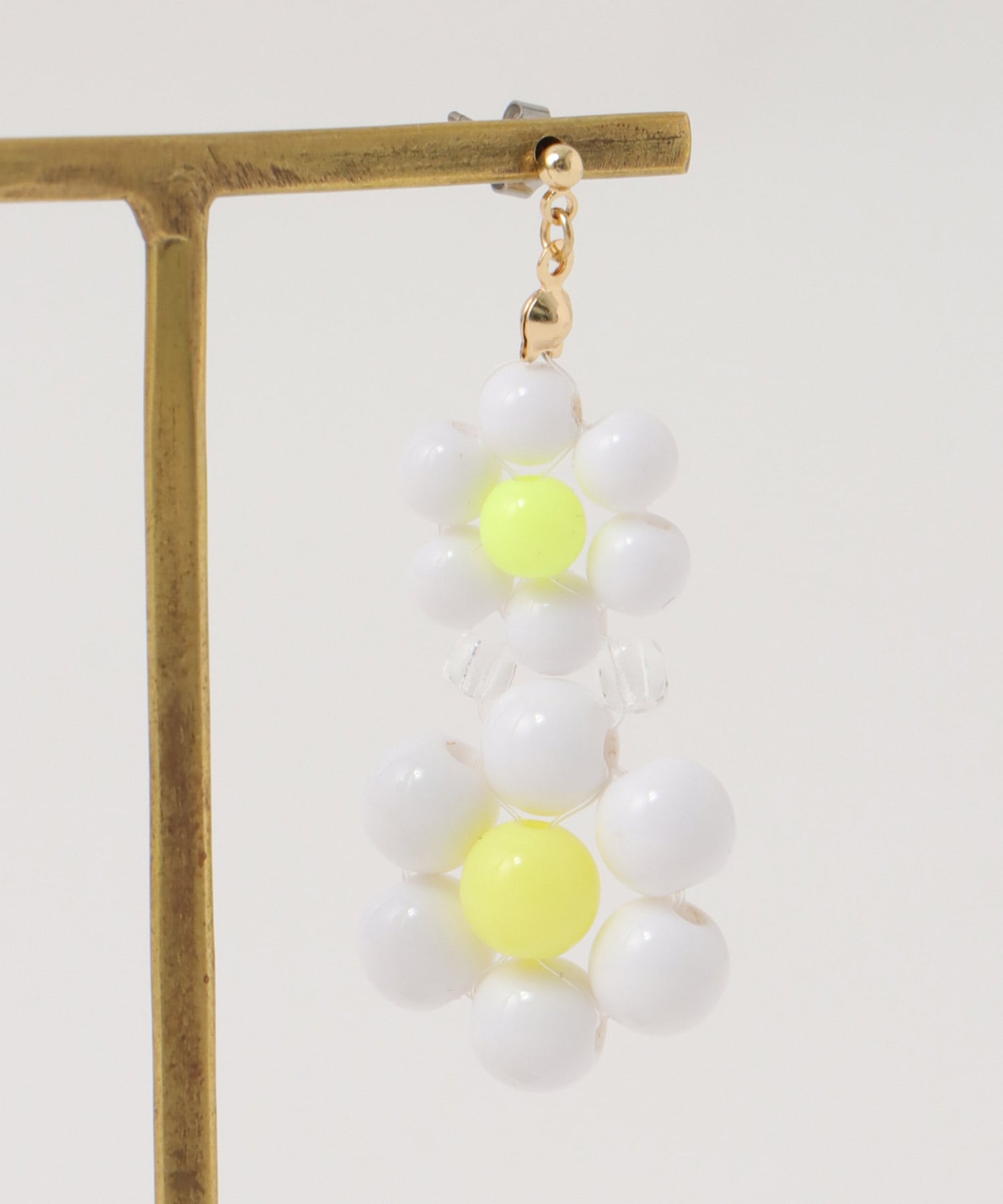 フラワービーズピアス