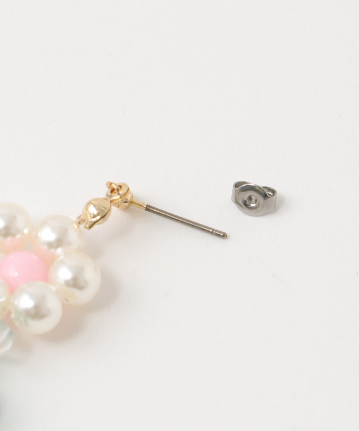 フラワービーズピアス