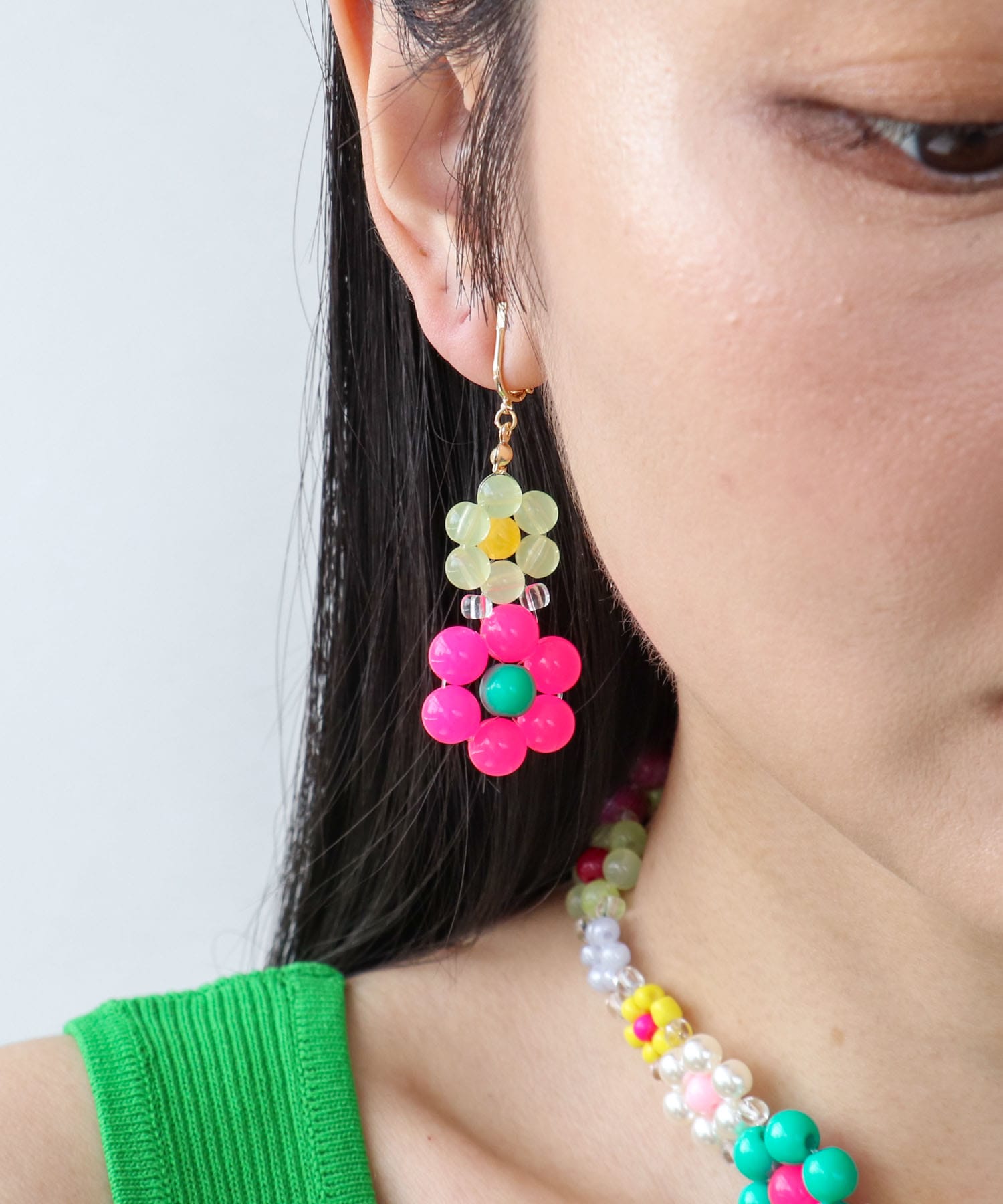 フラワービーズイヤリング