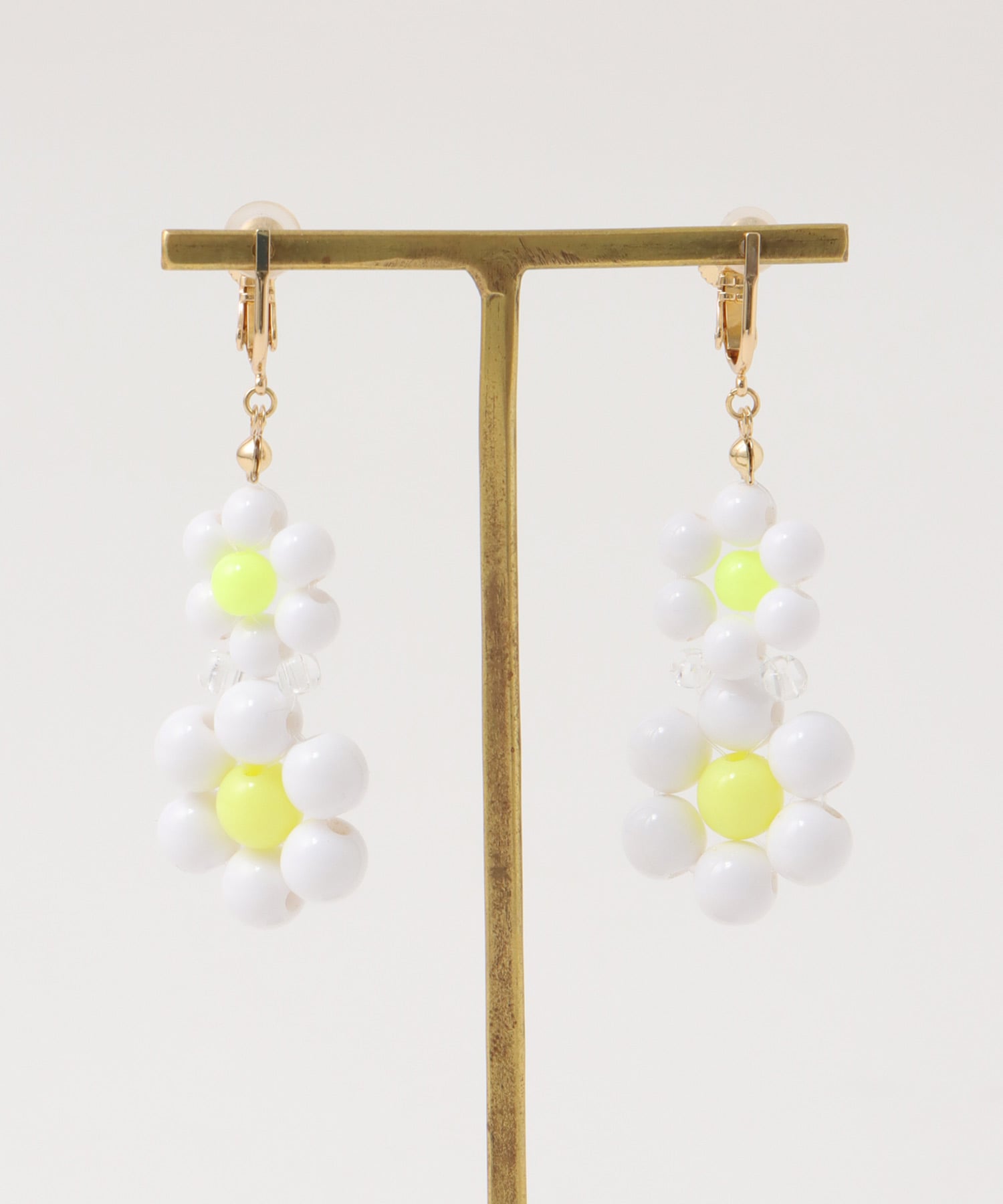 フラワービーズイヤリング