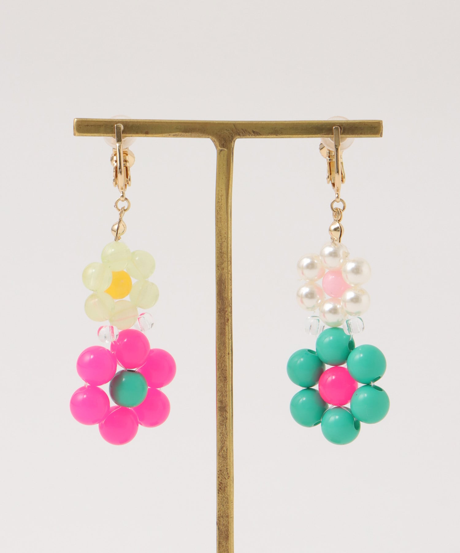 フラワービーズイヤリング