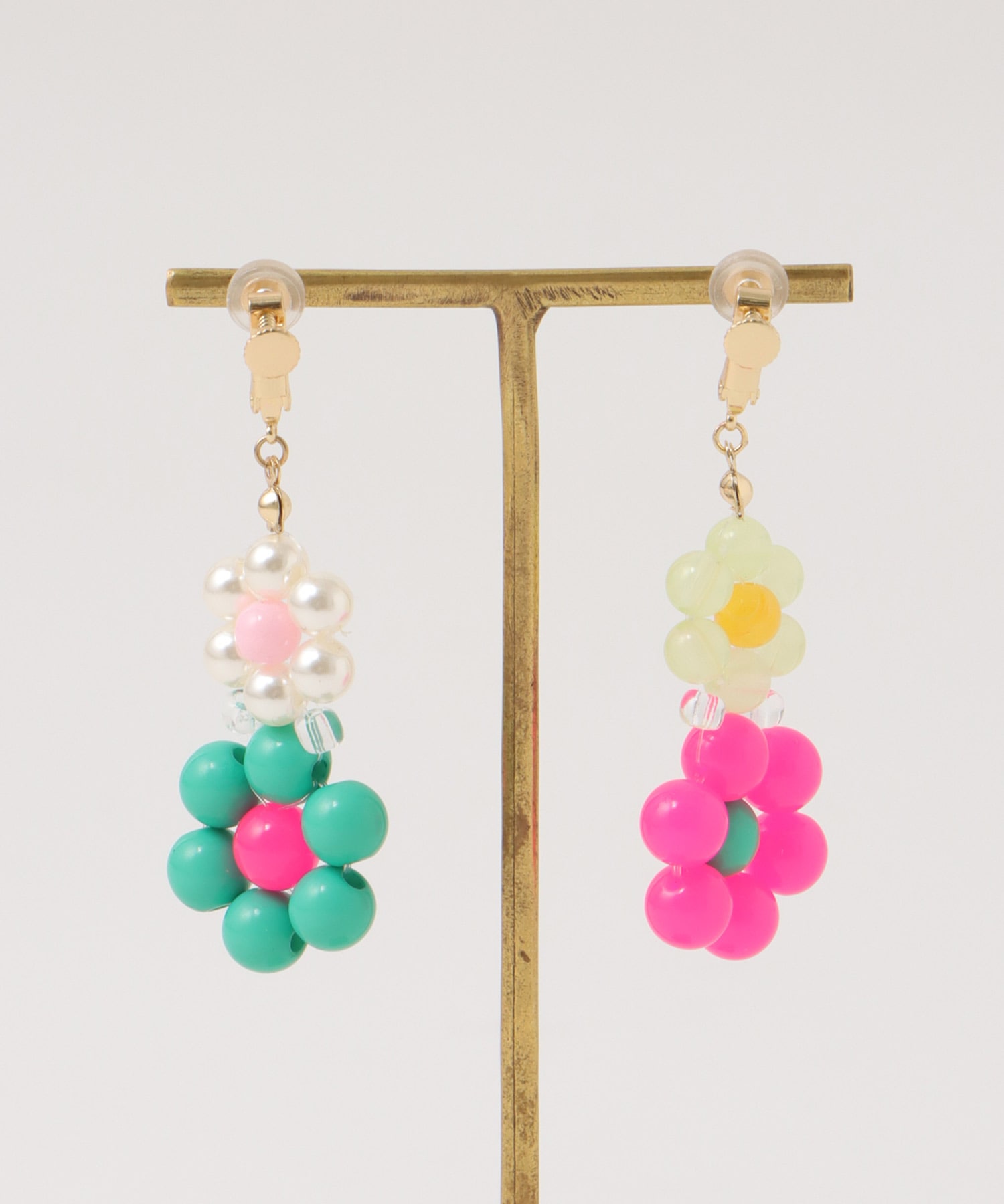 フラワービーズイヤリング