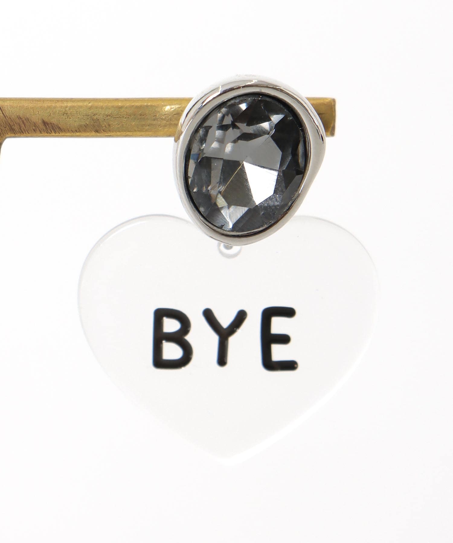 Hi/BYEクリアハートピアス