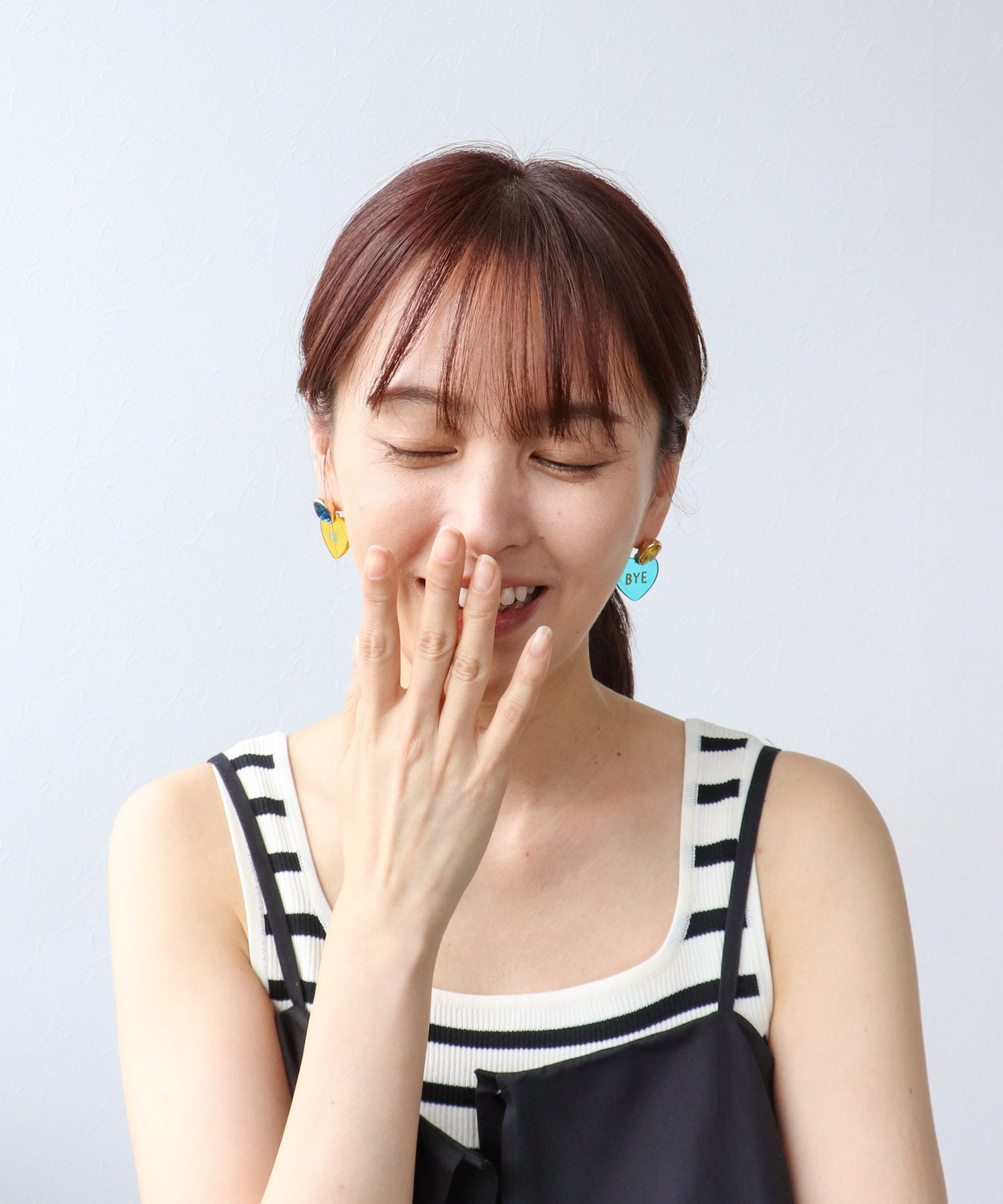 Hi/BYEクリアハートピアス