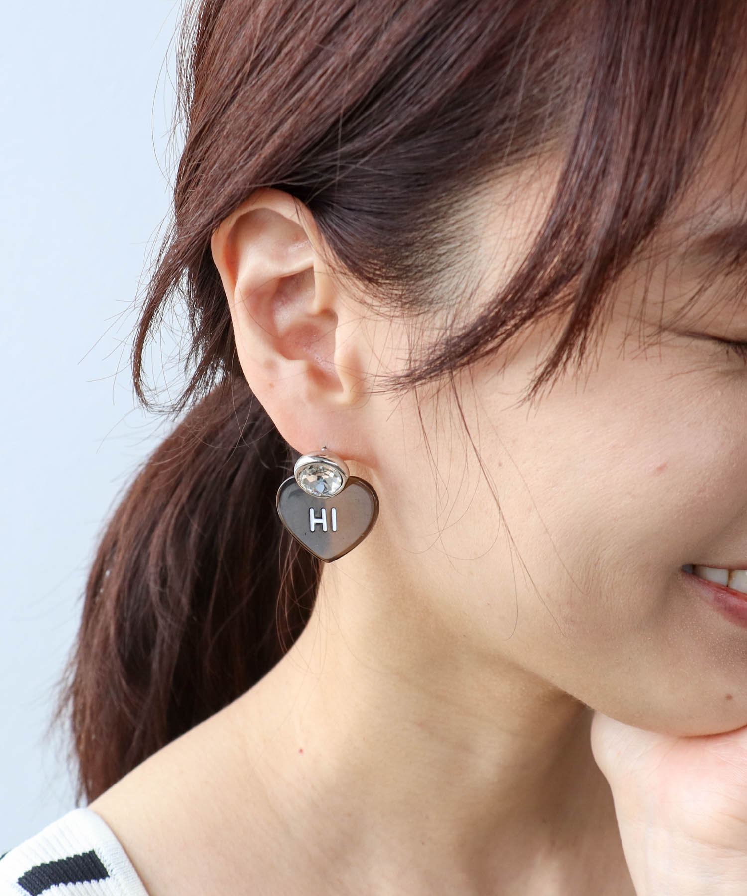 Hi/BYEクリアハートピアス