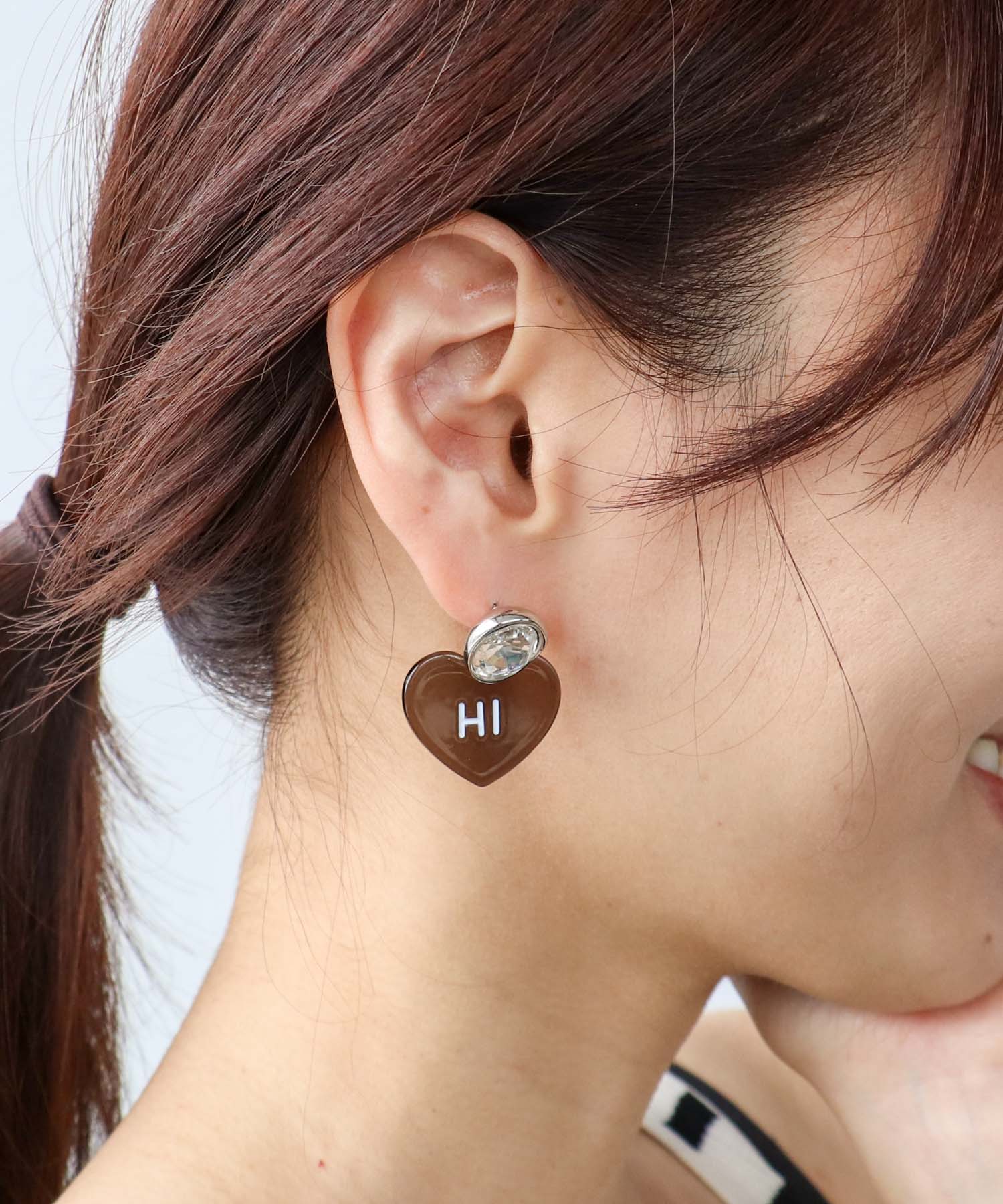 Hi/BYEクリアハートピアス