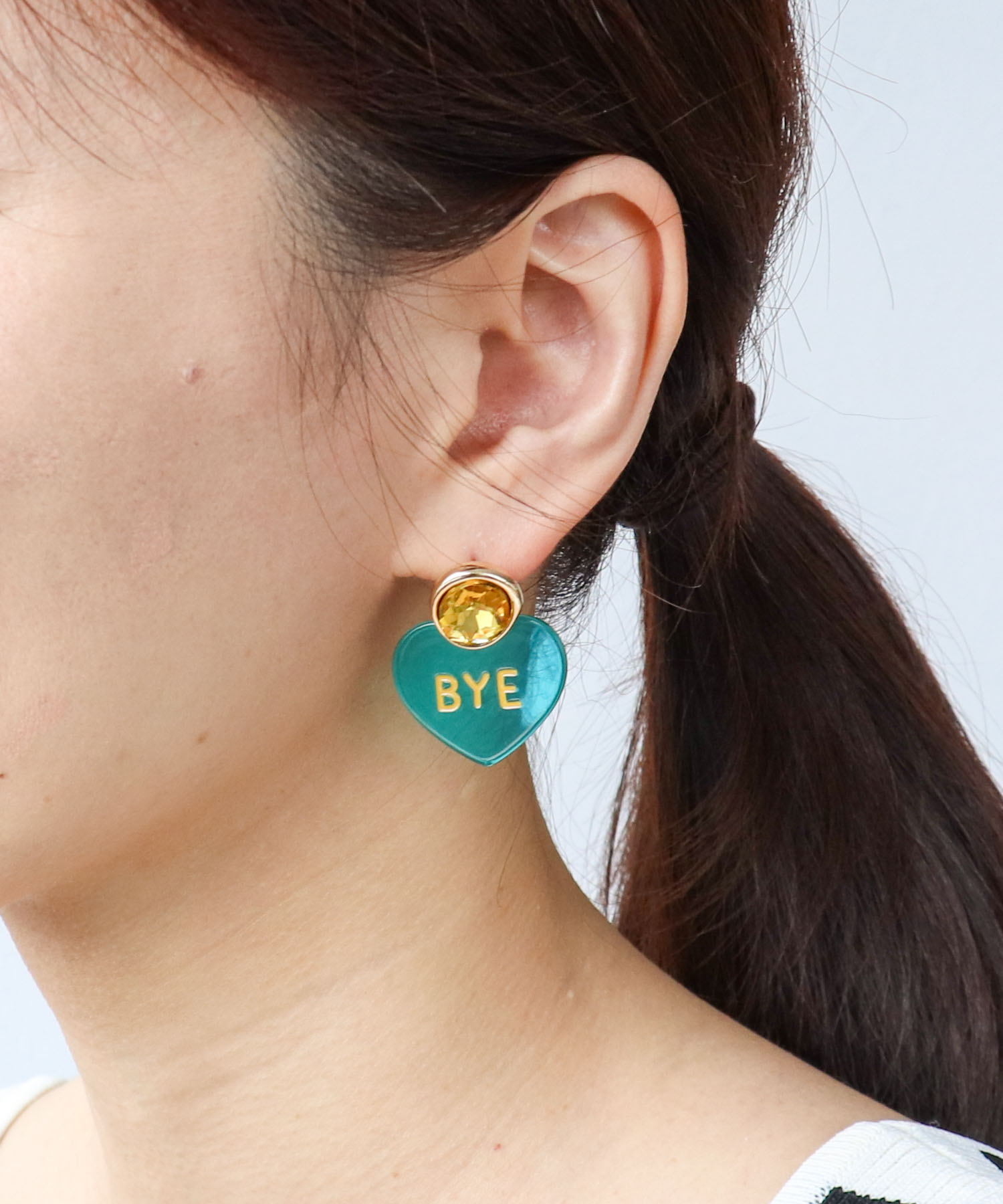 Hi/BYEクリアハートイヤリング
