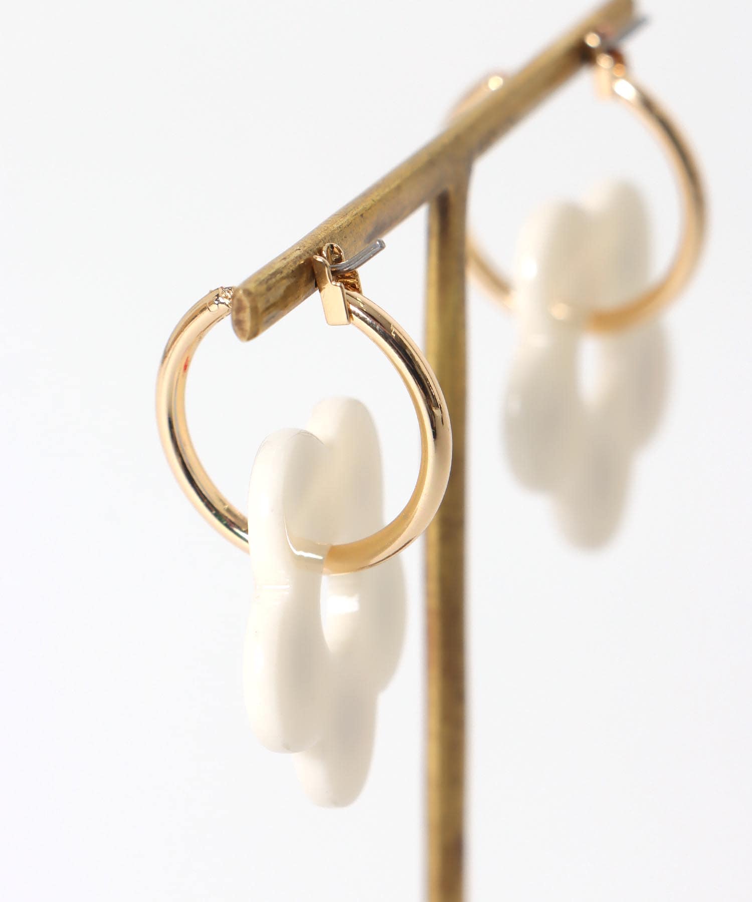 マルチビジュアクリルフラワーピアス