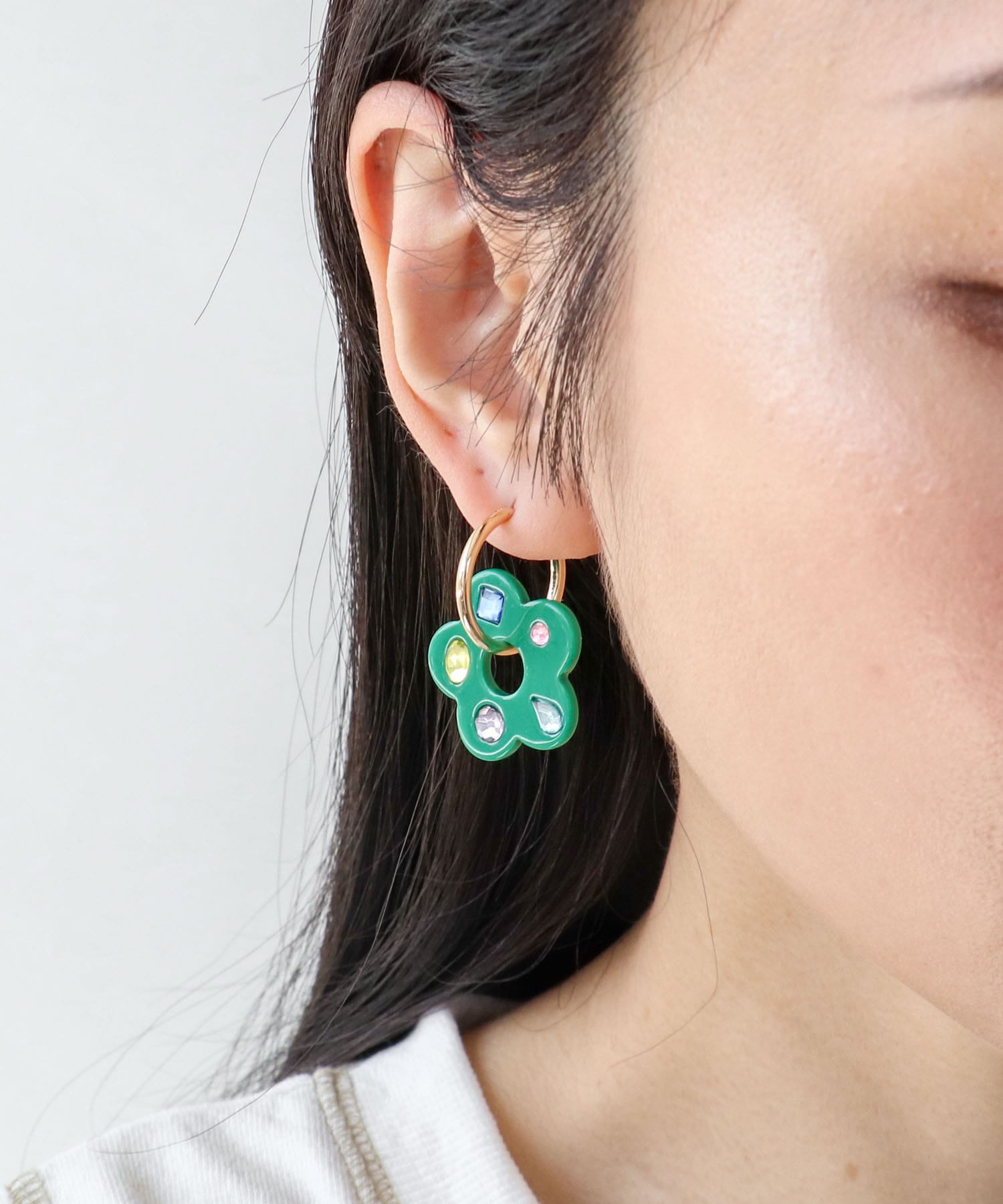 マルチビジュアクリルフラワーピアス