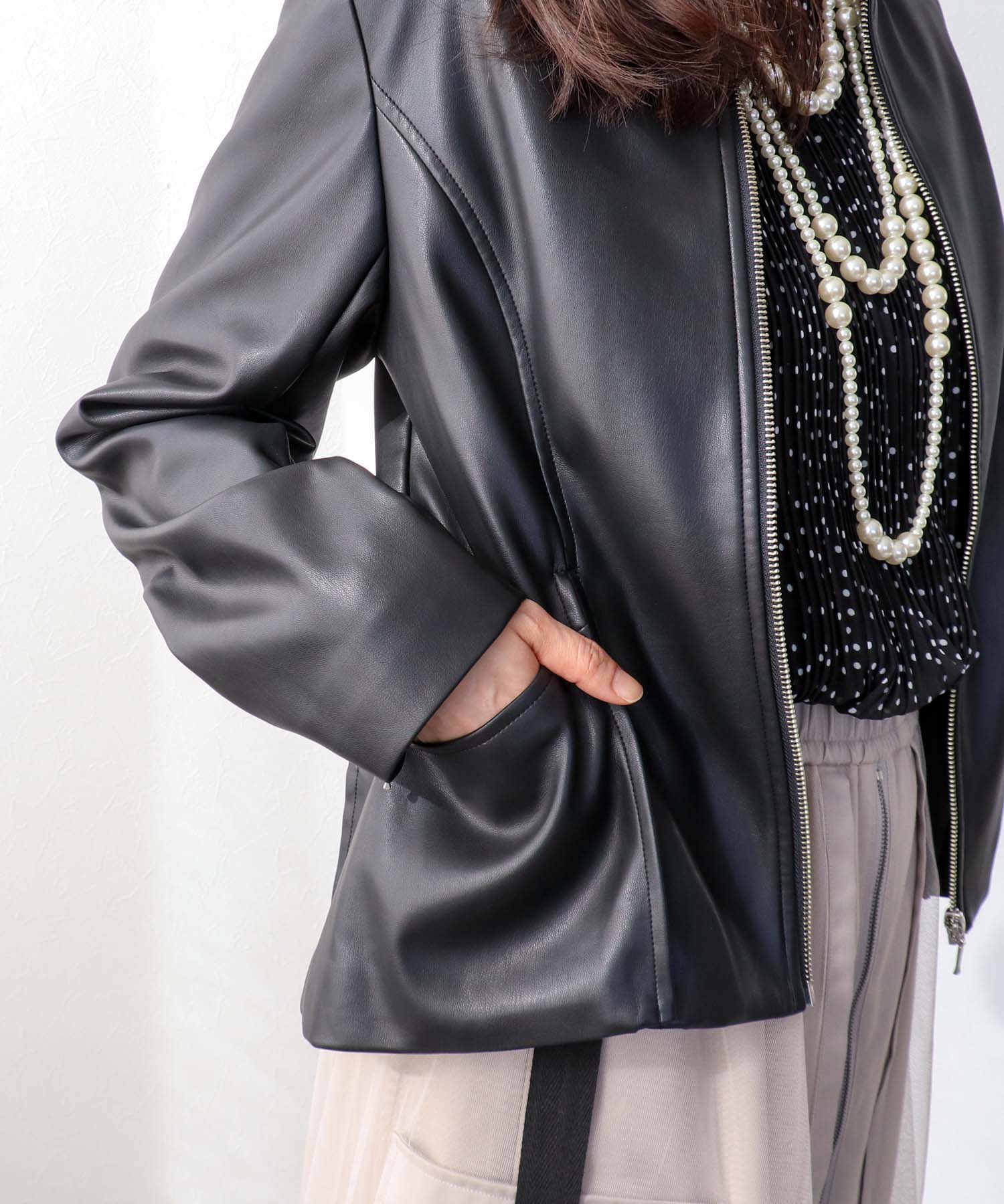 ペプラムフェイクレザージャケット