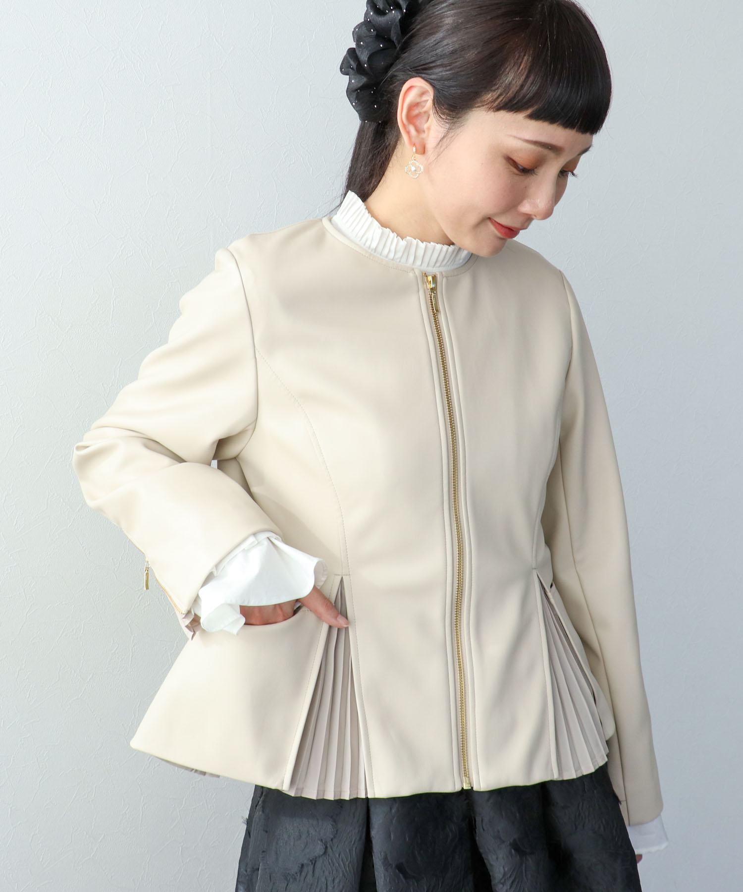 ペプラムフェイクレザージャケット