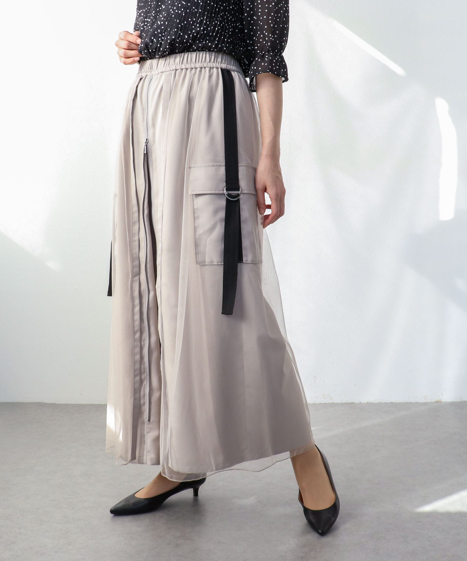 チュールドッキングフロントZIPパンツ
