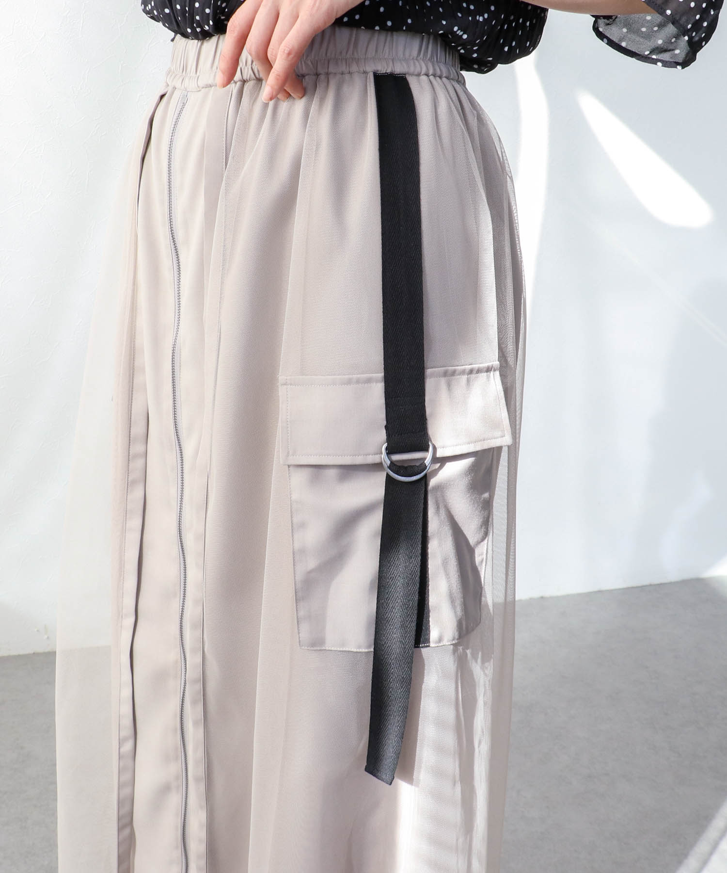 チュールドッキングフロントZIPパンツ