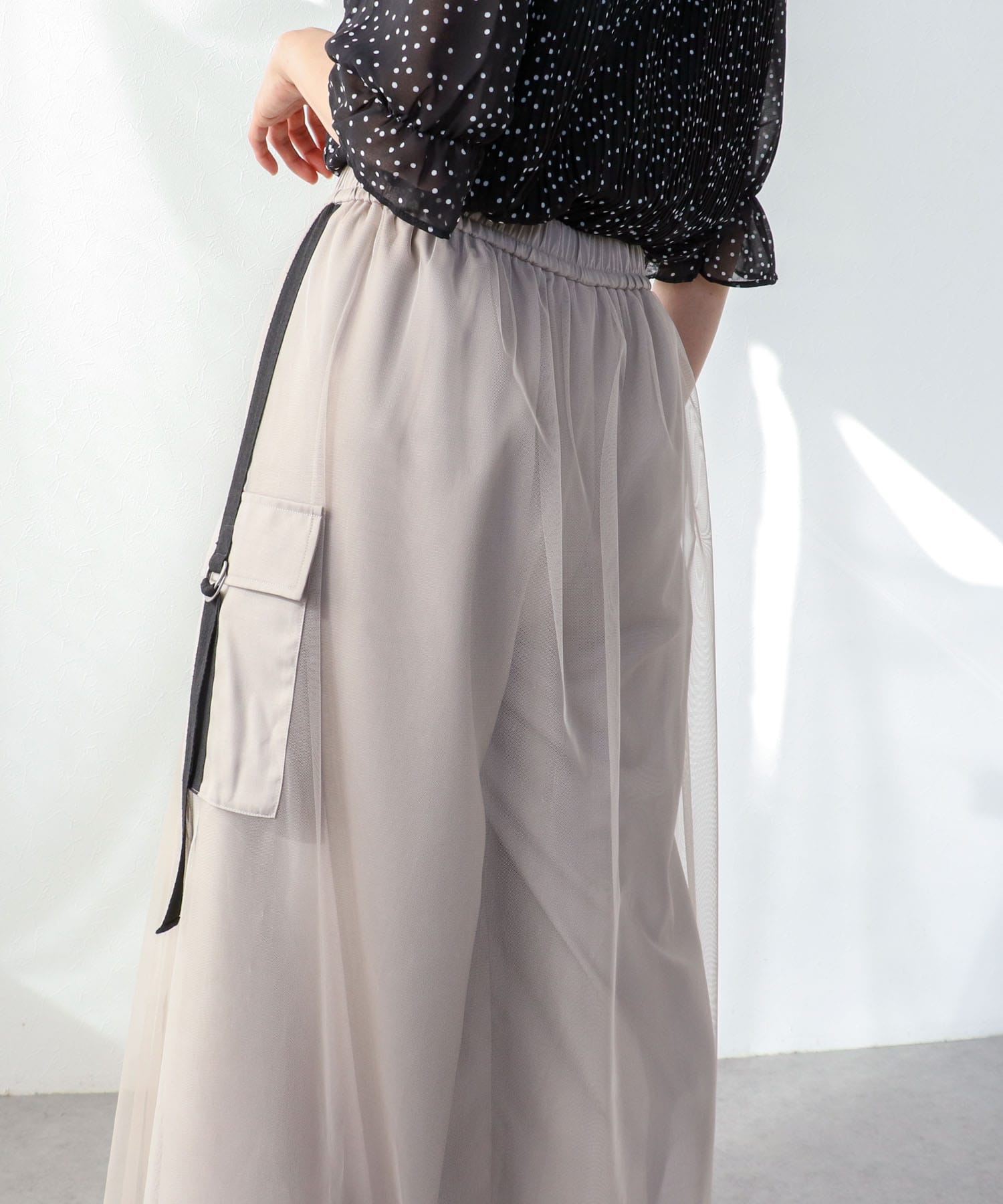 チュールドッキングフロントZIPパンツ