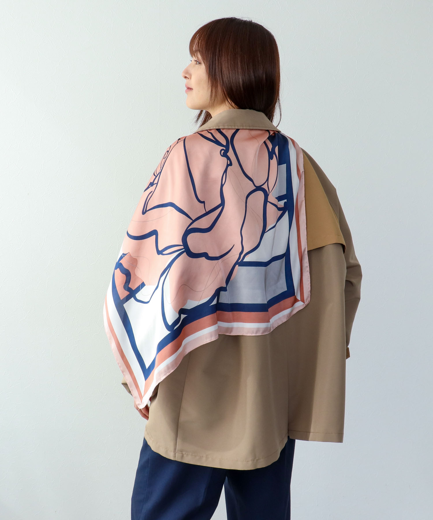 【2/26(木)12時予約開始】バイカラーショートトレンチコート