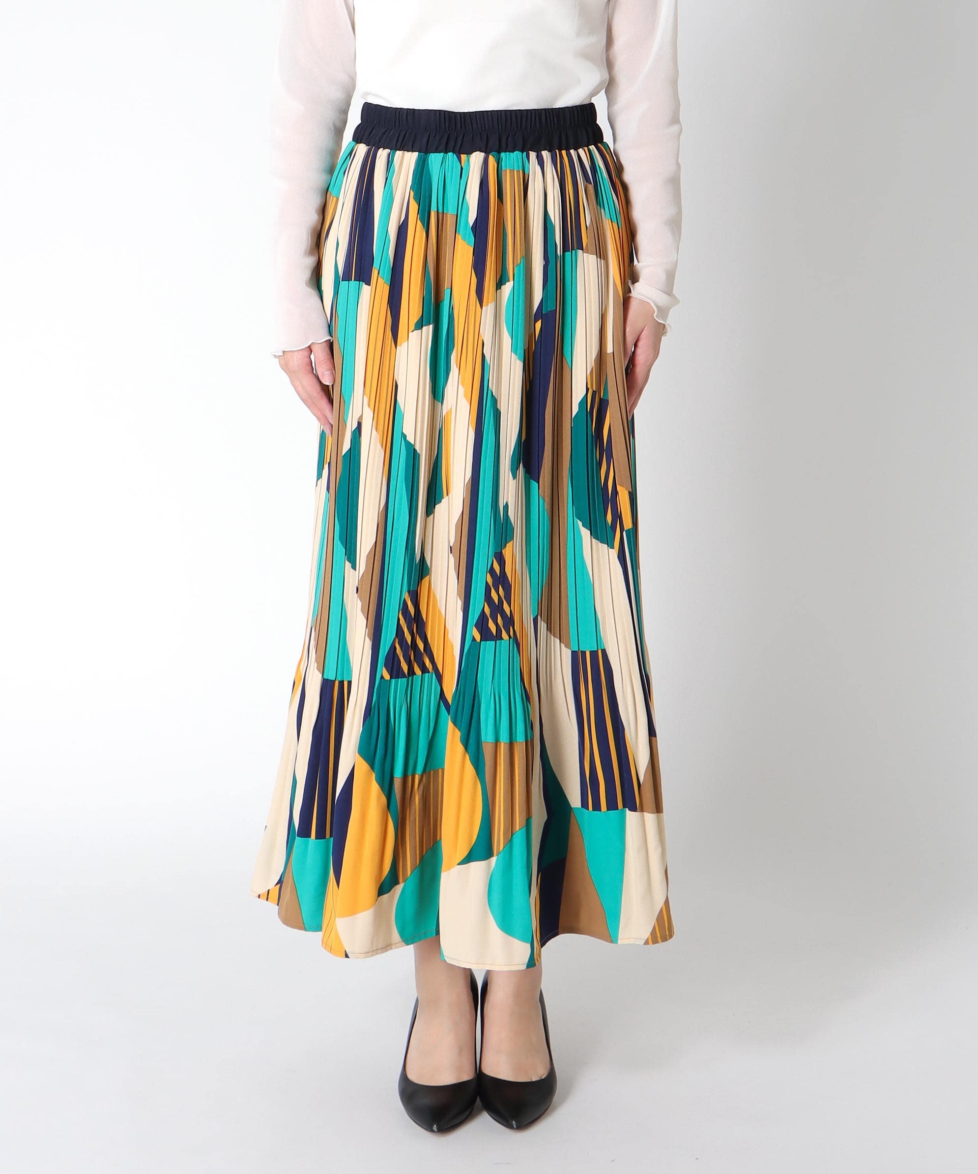 幾何学プリーツスカート