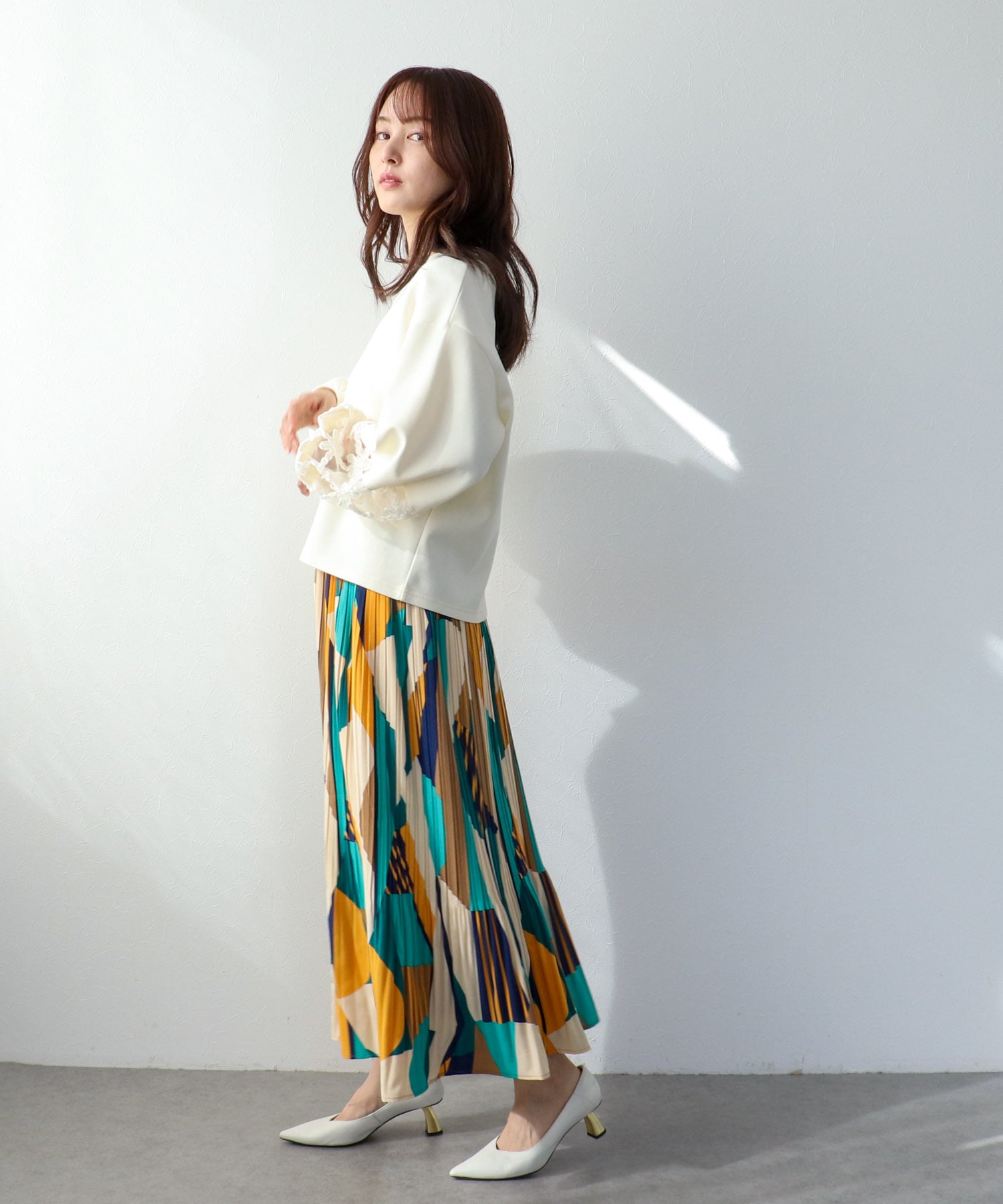 幾何学プリーツスカート