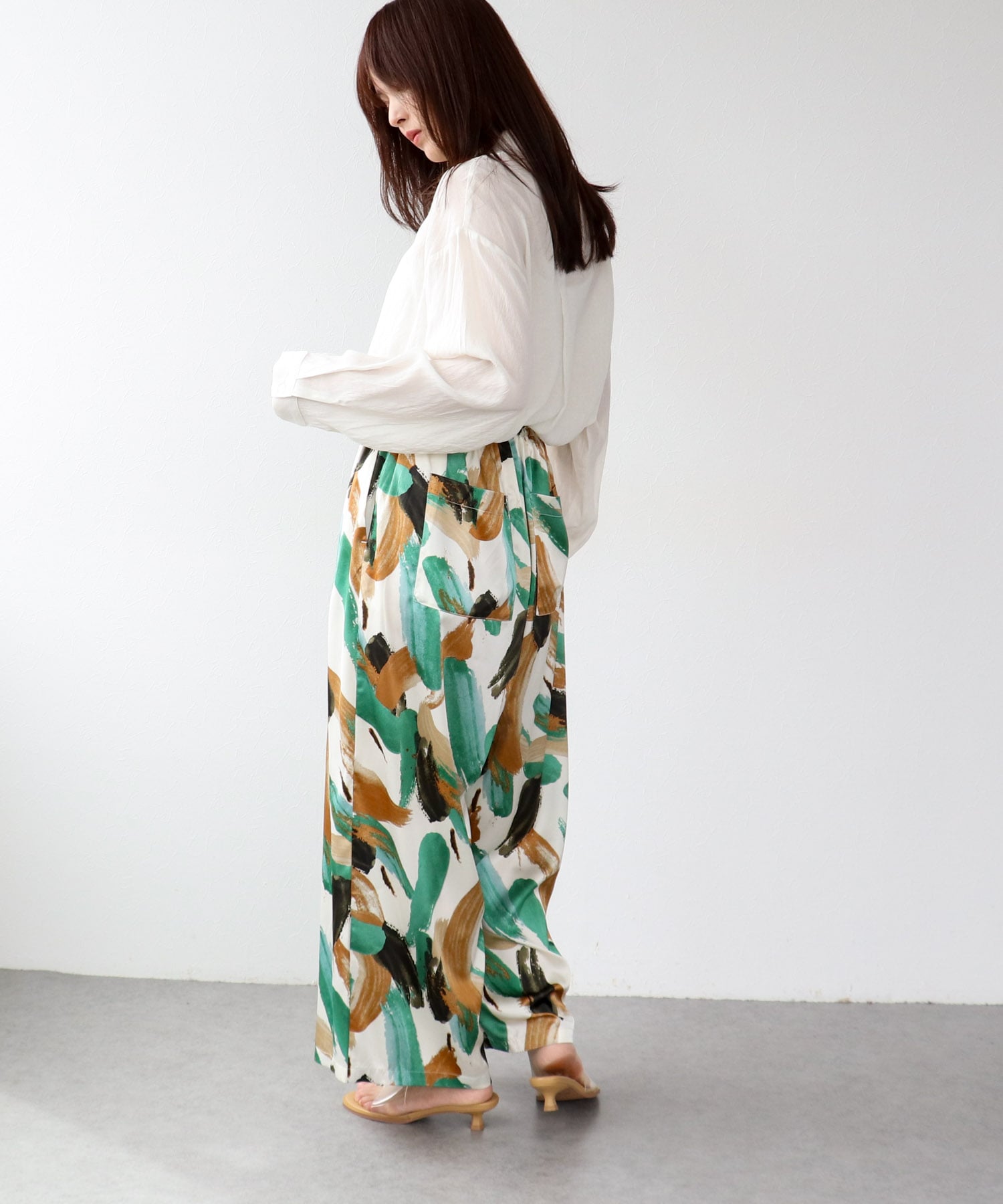 ペインティング柄リラックスパンツ