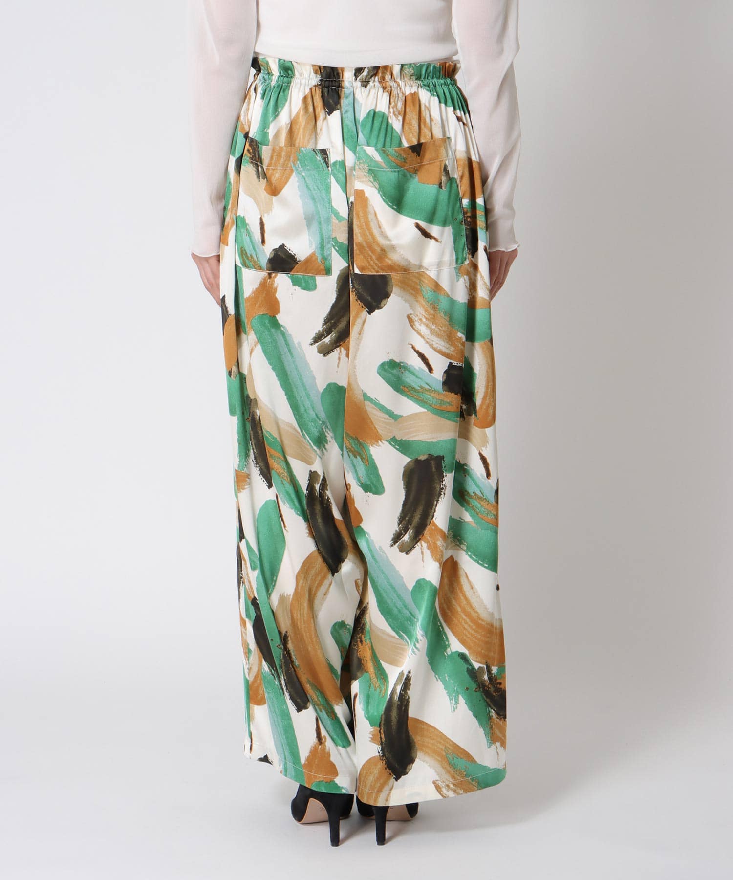 ペインティング柄リラックスパンツ