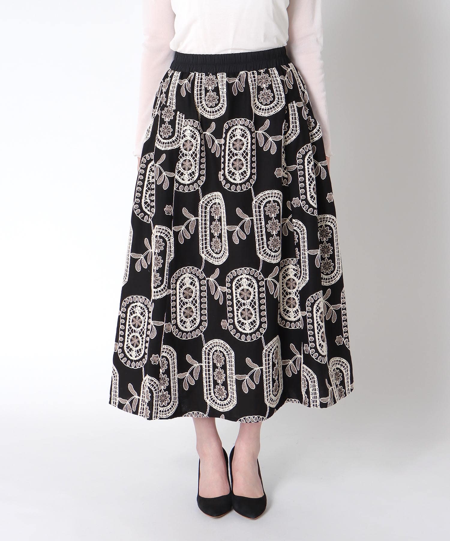 エンブロイダリーフレアースカート