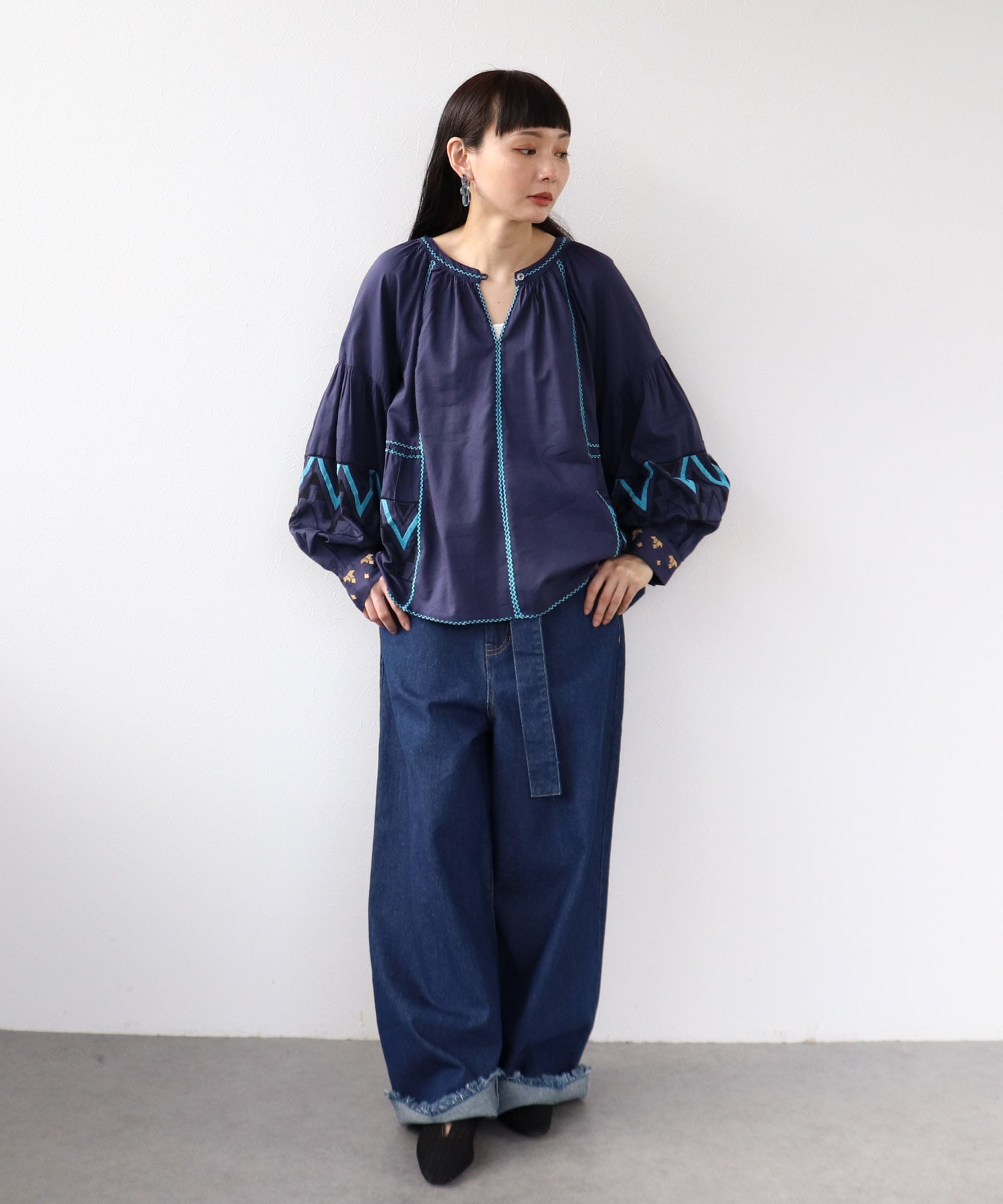 《WEB先行発売》コットンレーヨン刺繍ブラウス