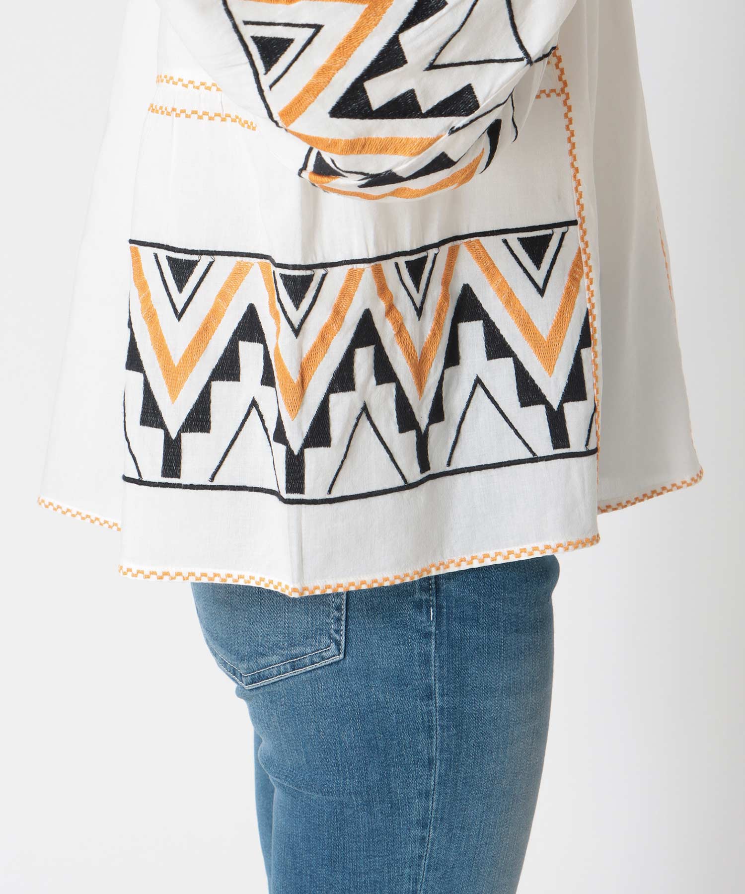 《WEB先行発売》コットンレーヨン刺繍ブラウス