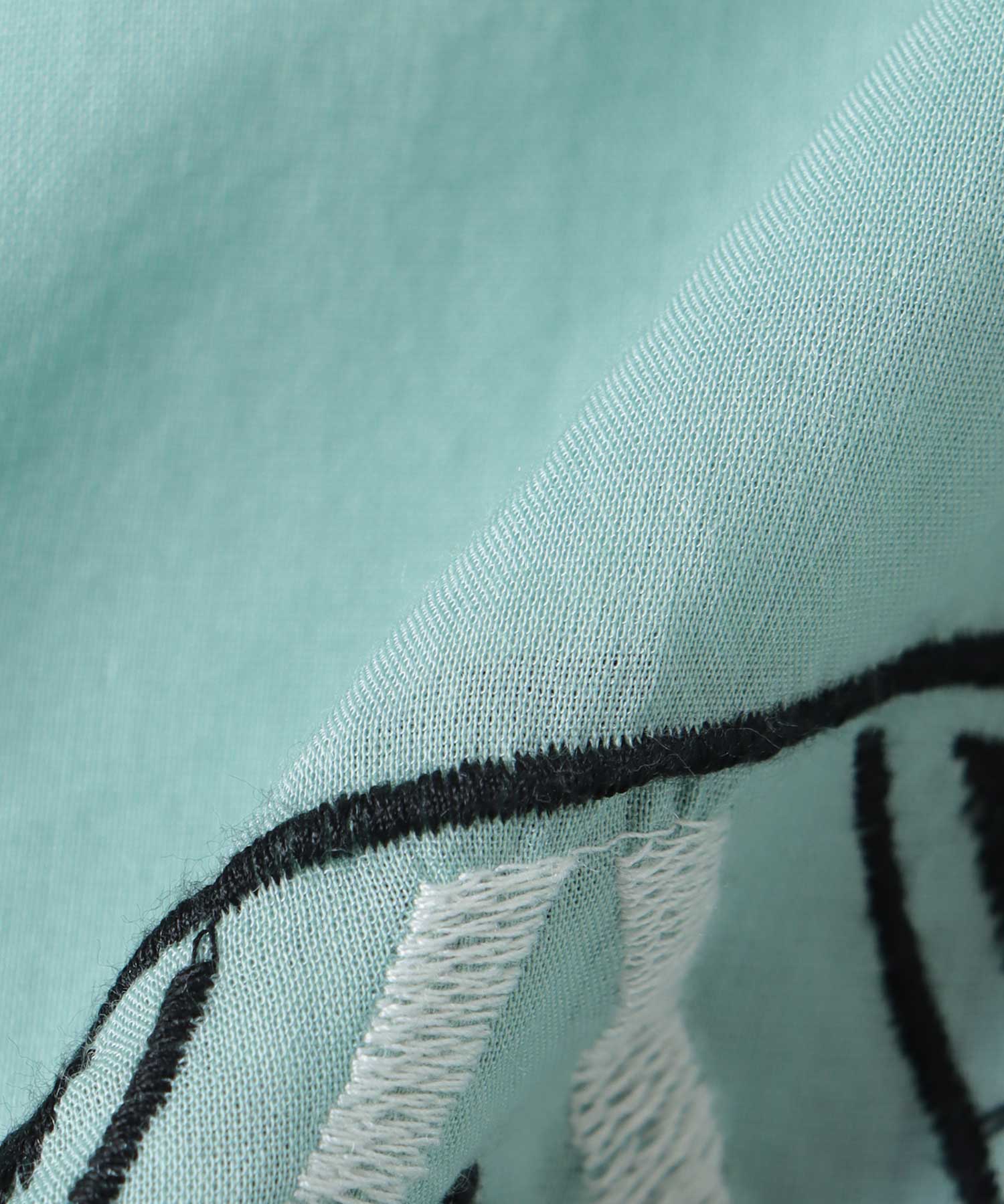 《WEB先行発売》コットンレーヨン刺繍ワンピース