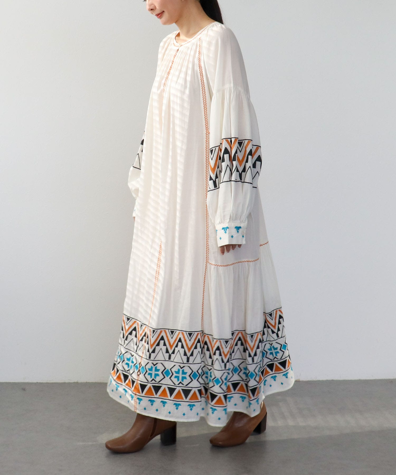 コットンレーヨン刺繍ワンピース