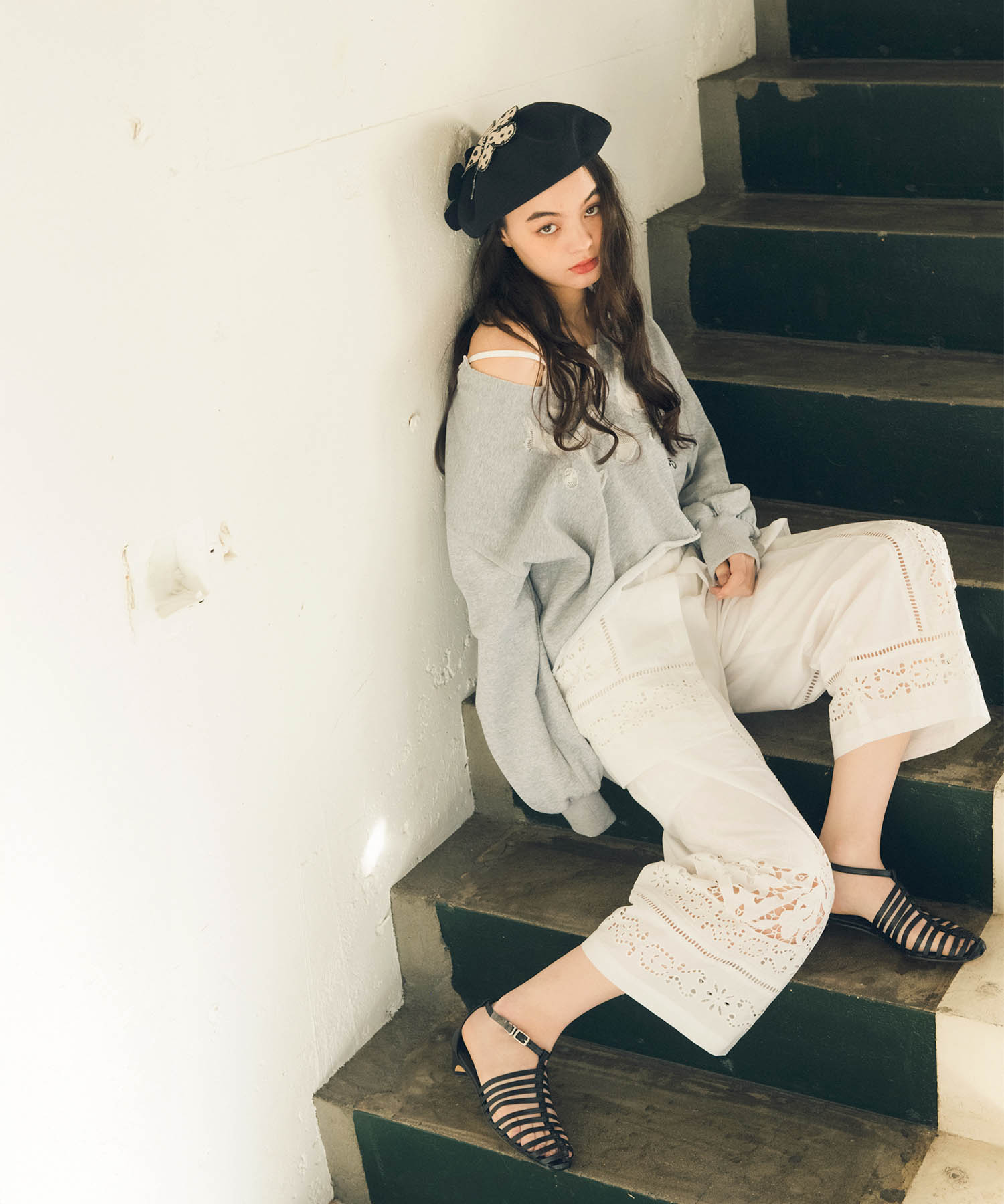 【2/26(木)12時予約開始】カットワーク刺繍キャミワンピース