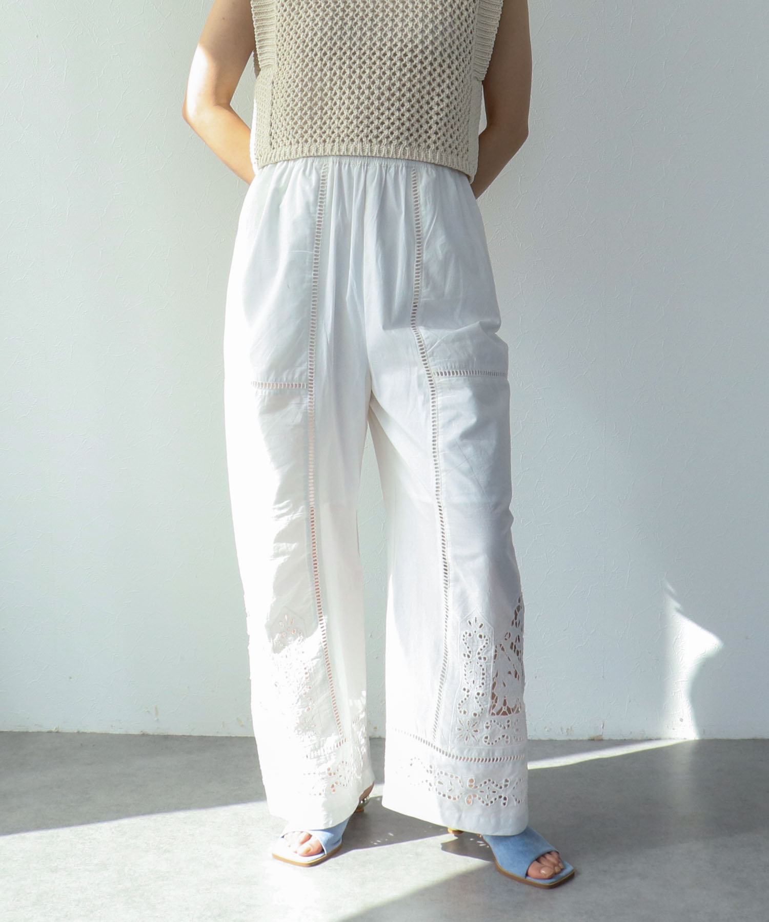 【2/26(木)12時予約開始】カットワーク刺繍パンツ