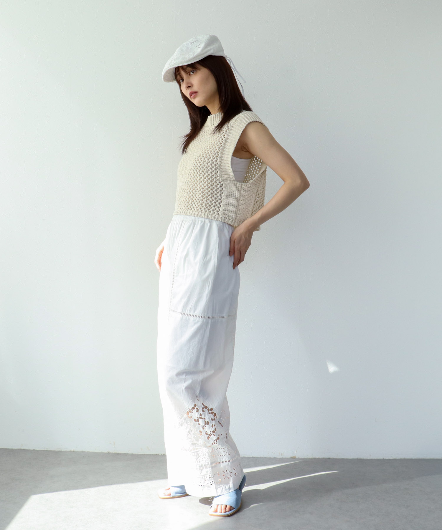 【2/26(木)12時予約開始】カットワーク刺繍パンツ