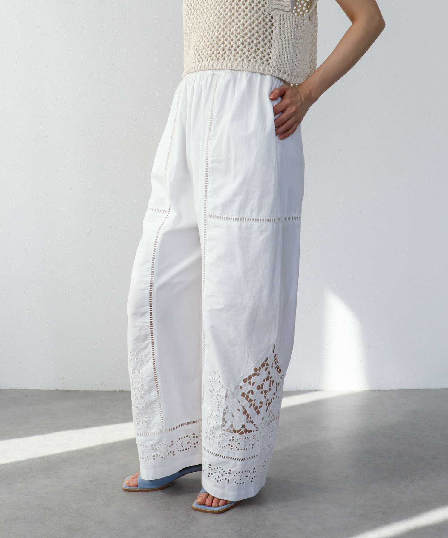 【2/26(木)12時予約開始】カットワーク刺繍パンツ