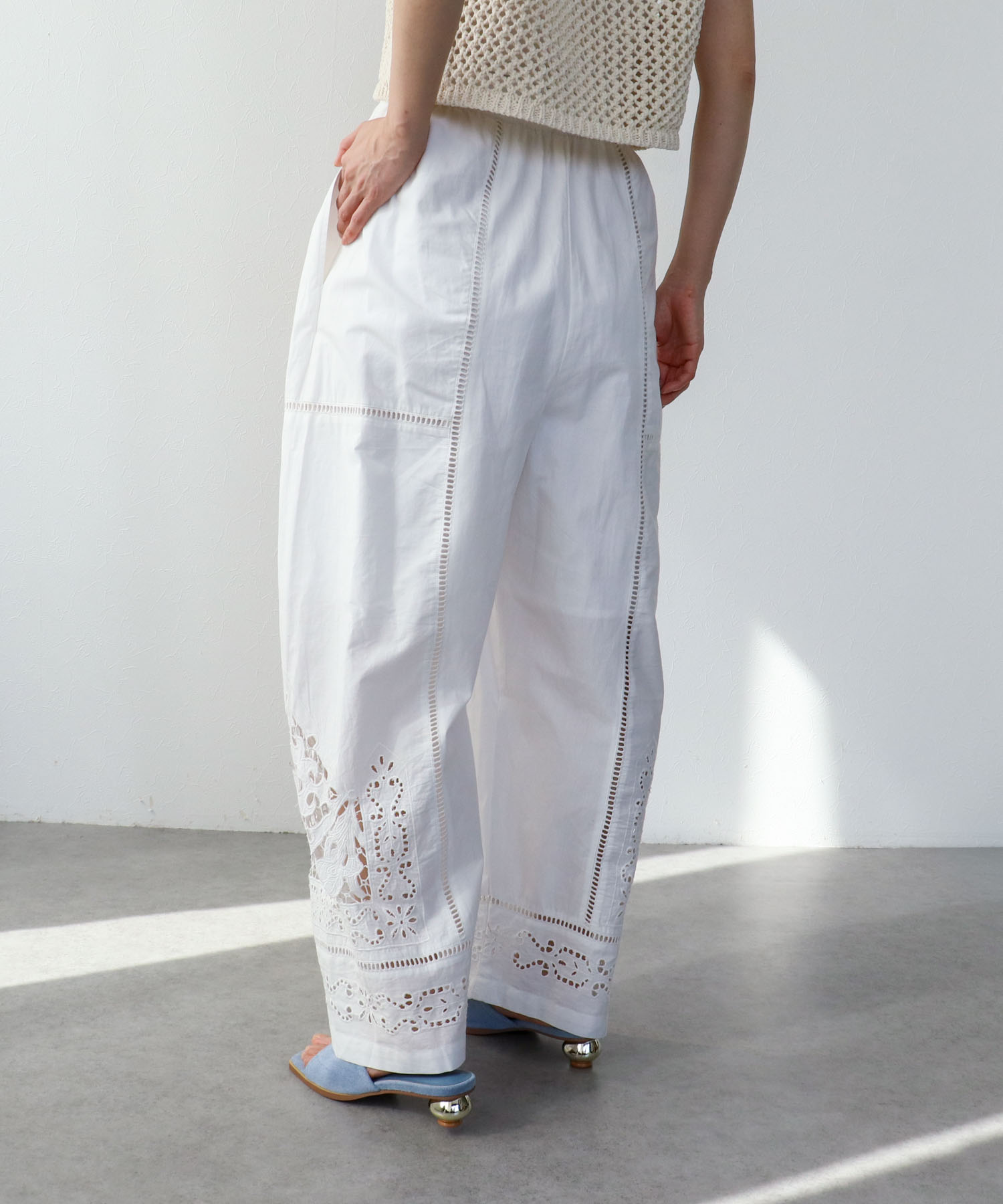【2/26(木)12時予約開始】カットワーク刺繍パンツ