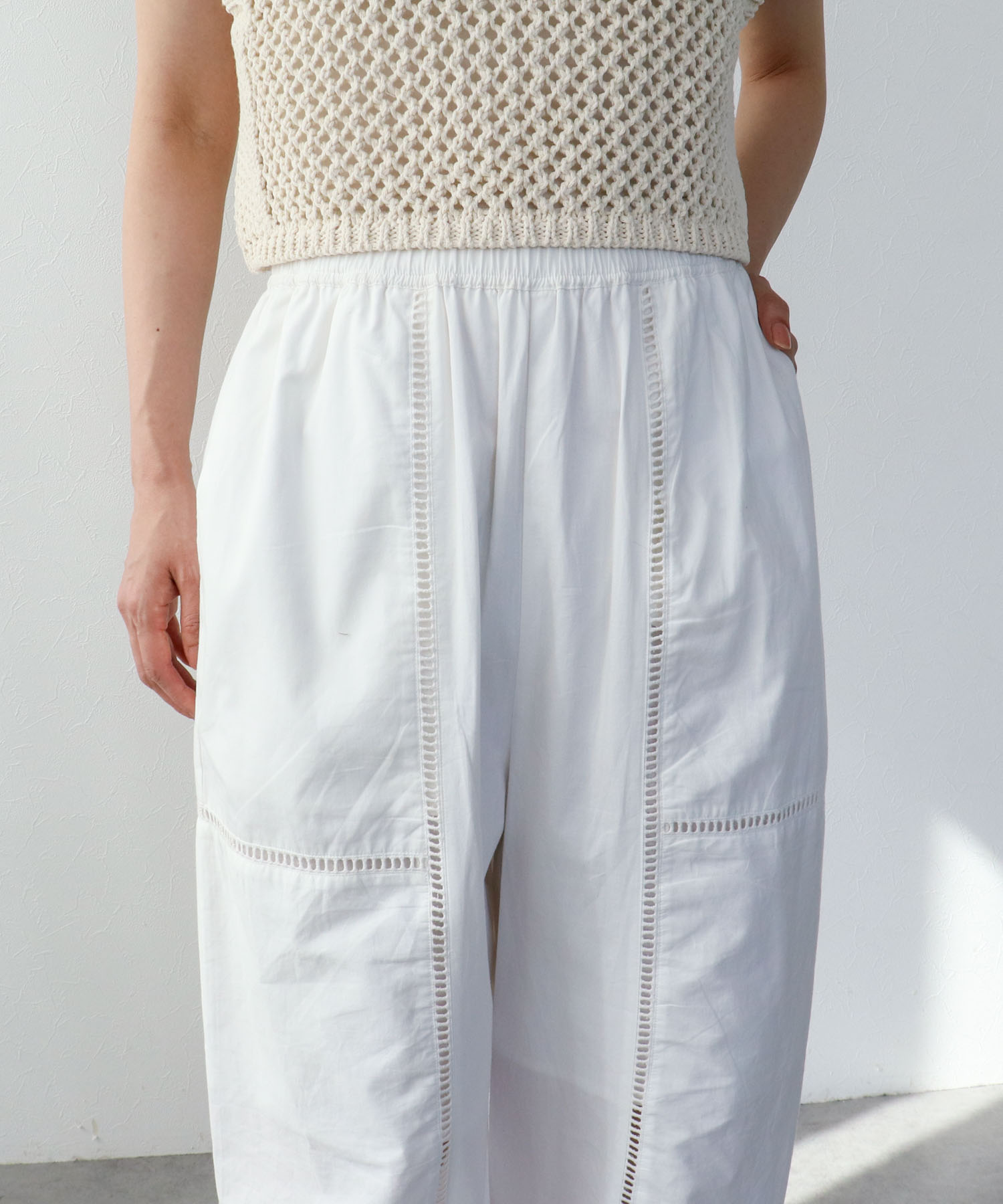 【2/26(木)12時予約開始】カットワーク刺繍パンツ