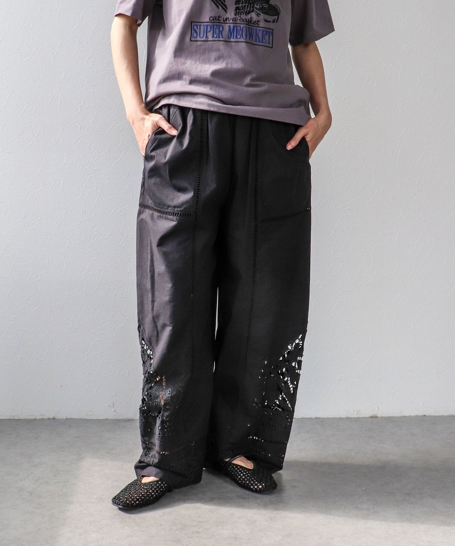 【2/26(木)12時予約開始】カットワーク刺繍パンツ