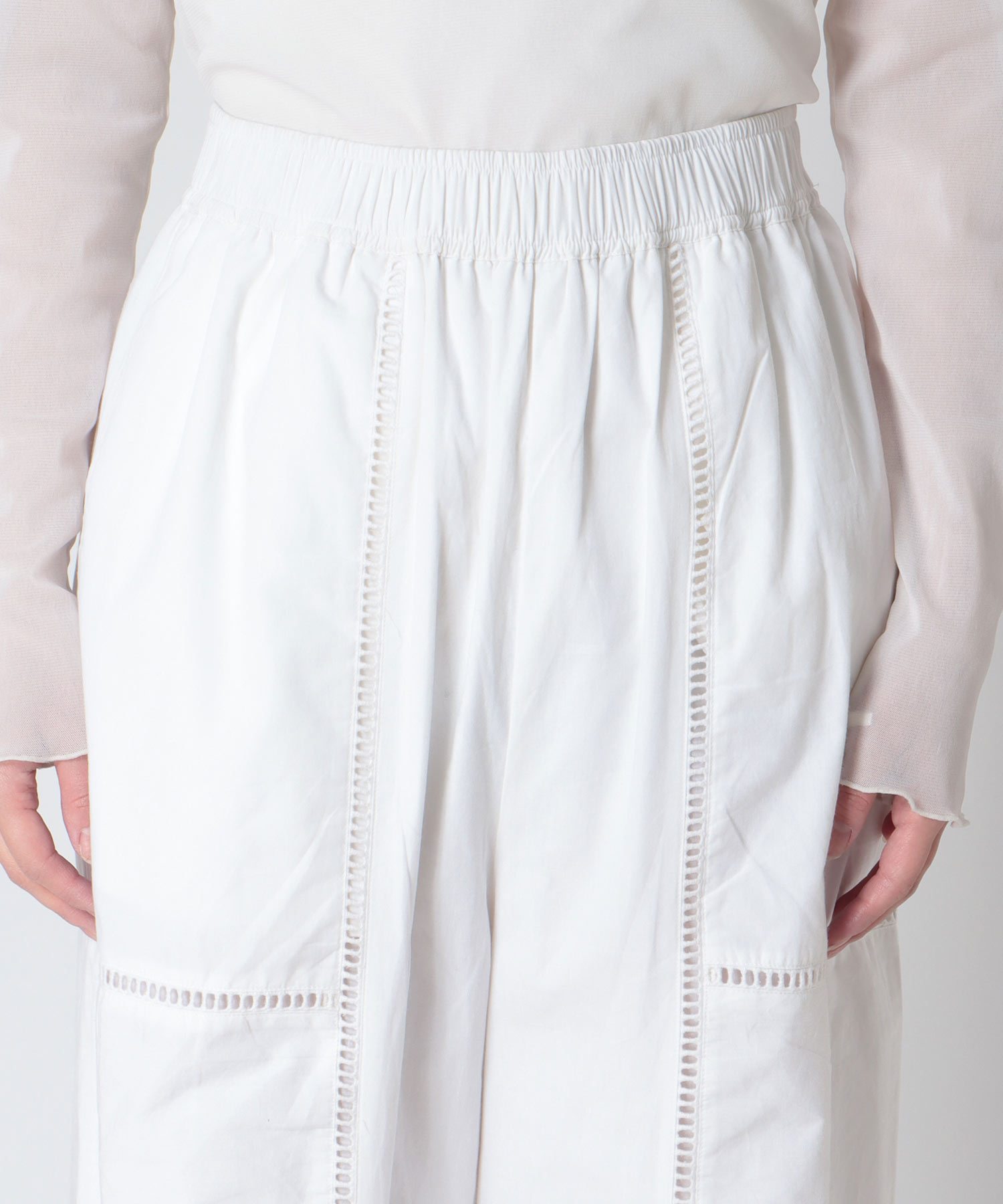 【2/26(木)12時予約開始】カットワーク刺繍パンツ