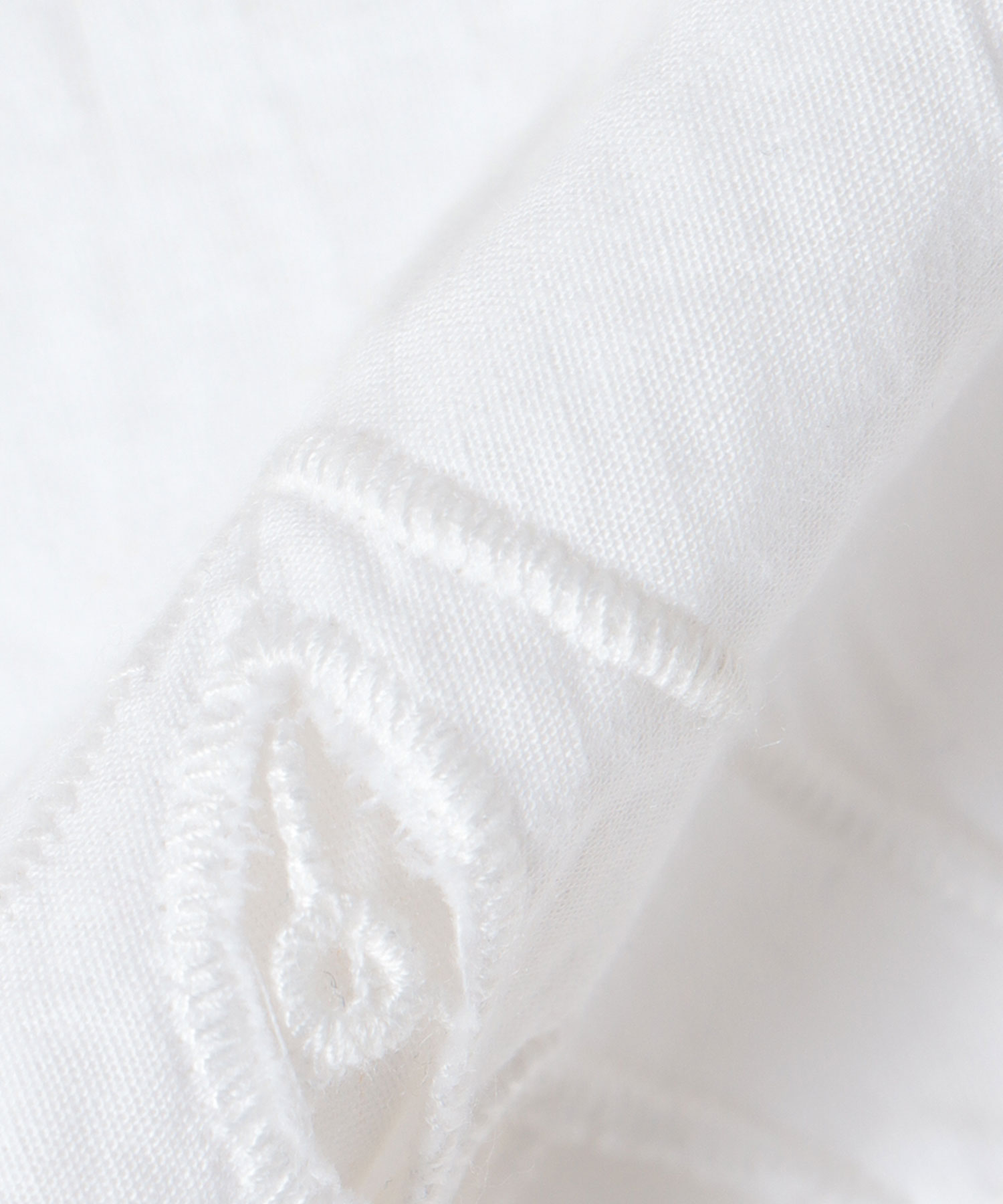 【2/26(木)12時予約開始】カットワーク刺繍パンツ