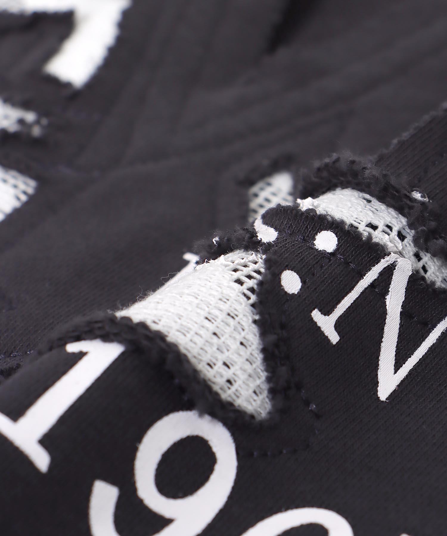 【2/26(木)12時予約開始】ロゴレーススウェットプルオーバー