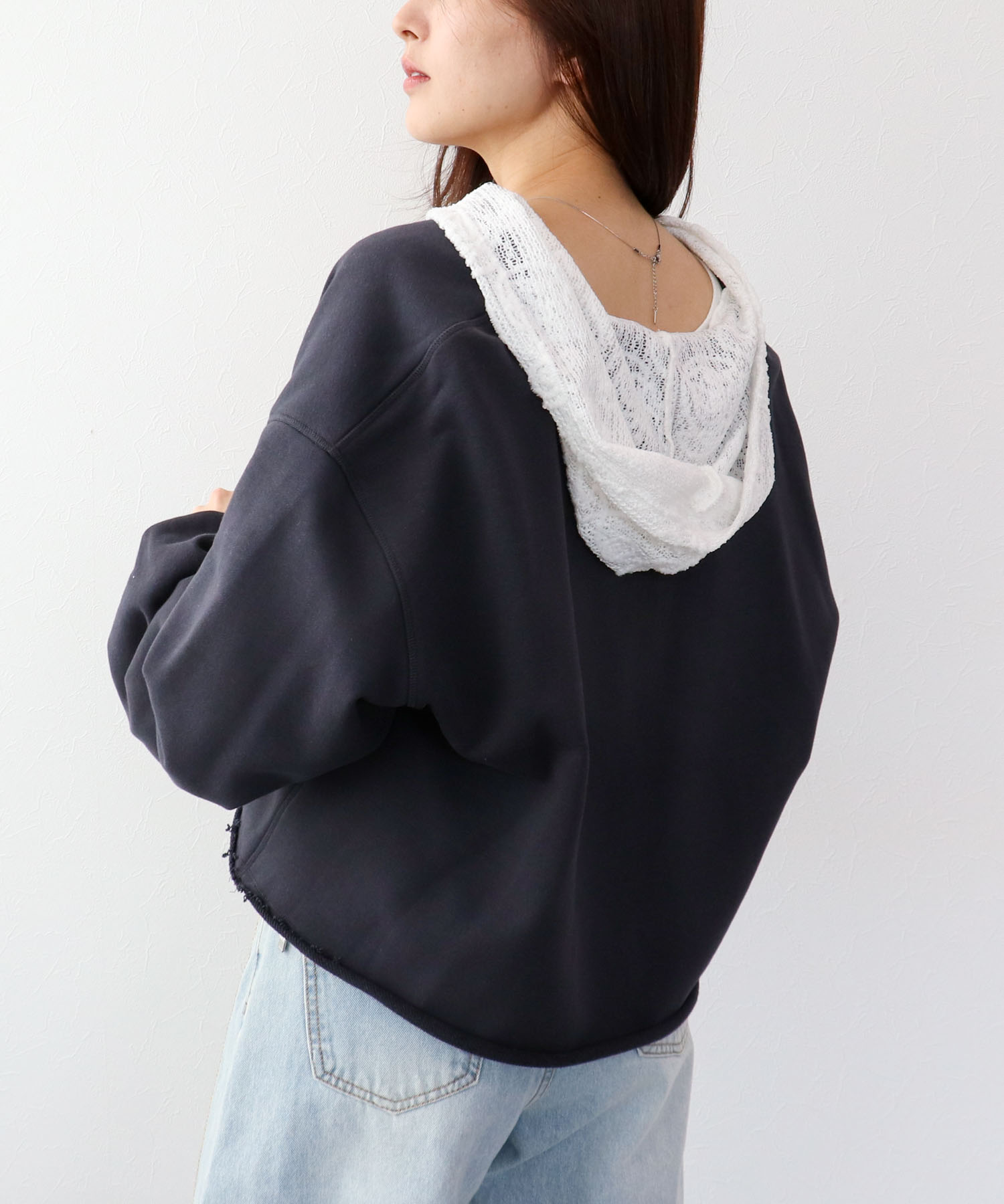 【2/26(木)12時予約開始】ロゴレーススウェットプルオーバー