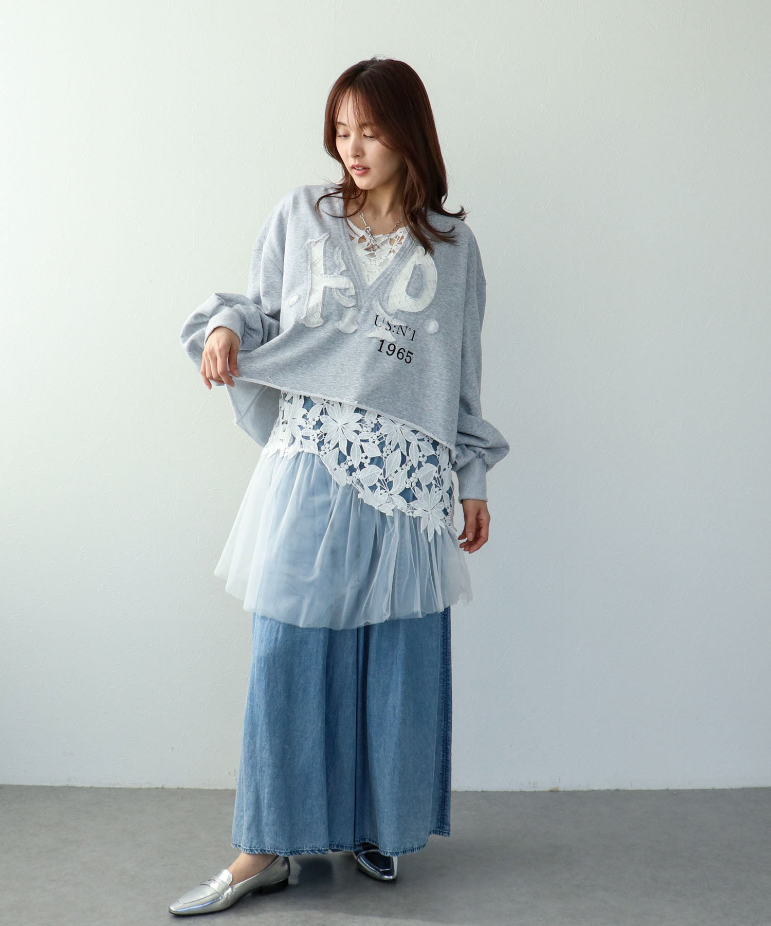 【2/26(木)12時予約開始】ロゴレーススウェットプルオーバー