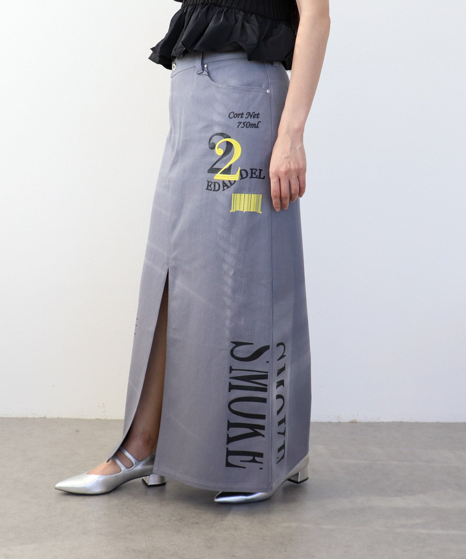 ウィスキープリント刺繍スカート