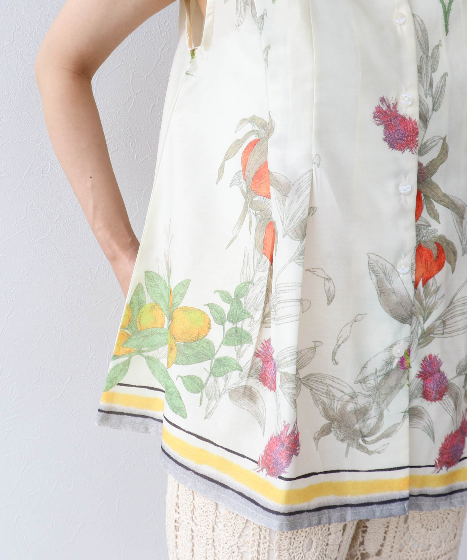 ≪4/16(木)予約開始≫ボタニカルプリントブラウス